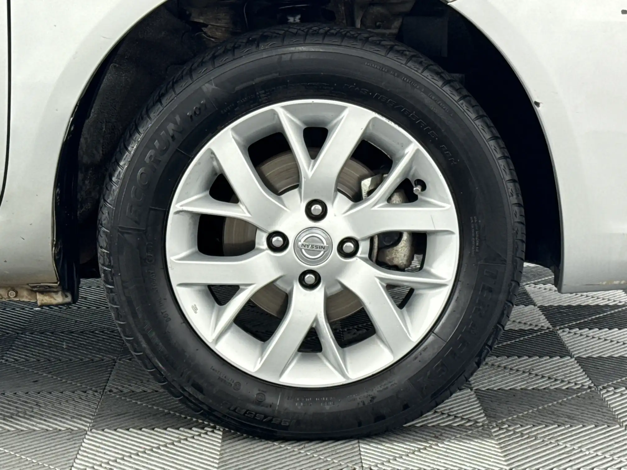 Nissan Almera