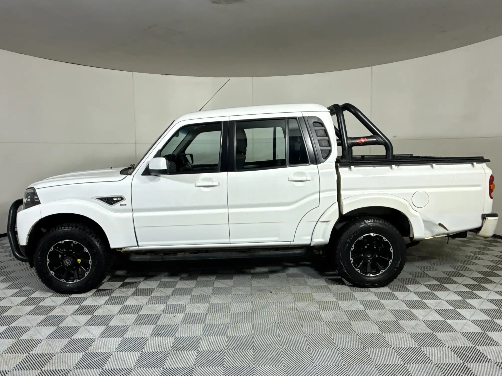 Mahindra PIK UP