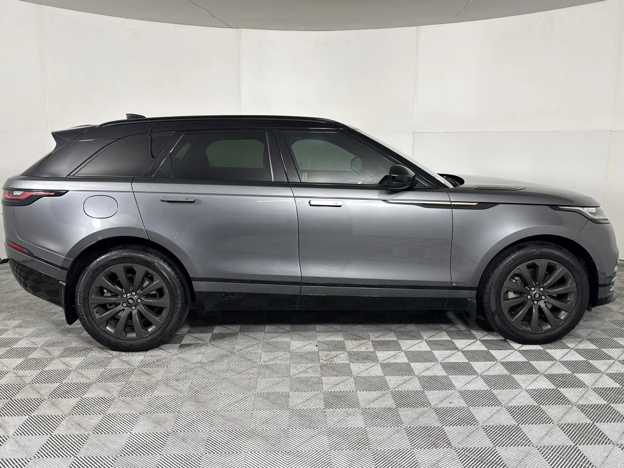 Land Rover Velar