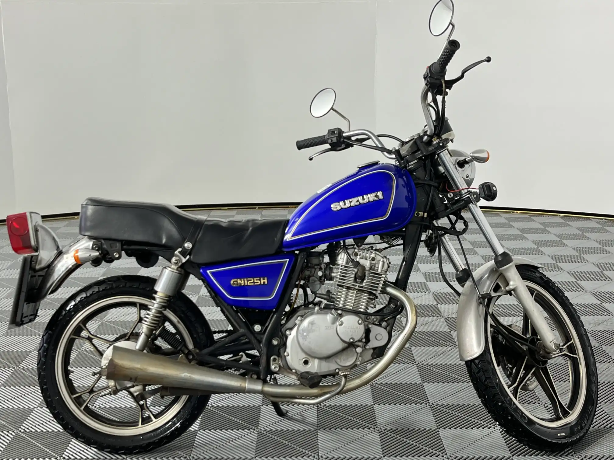 Suzuki GN