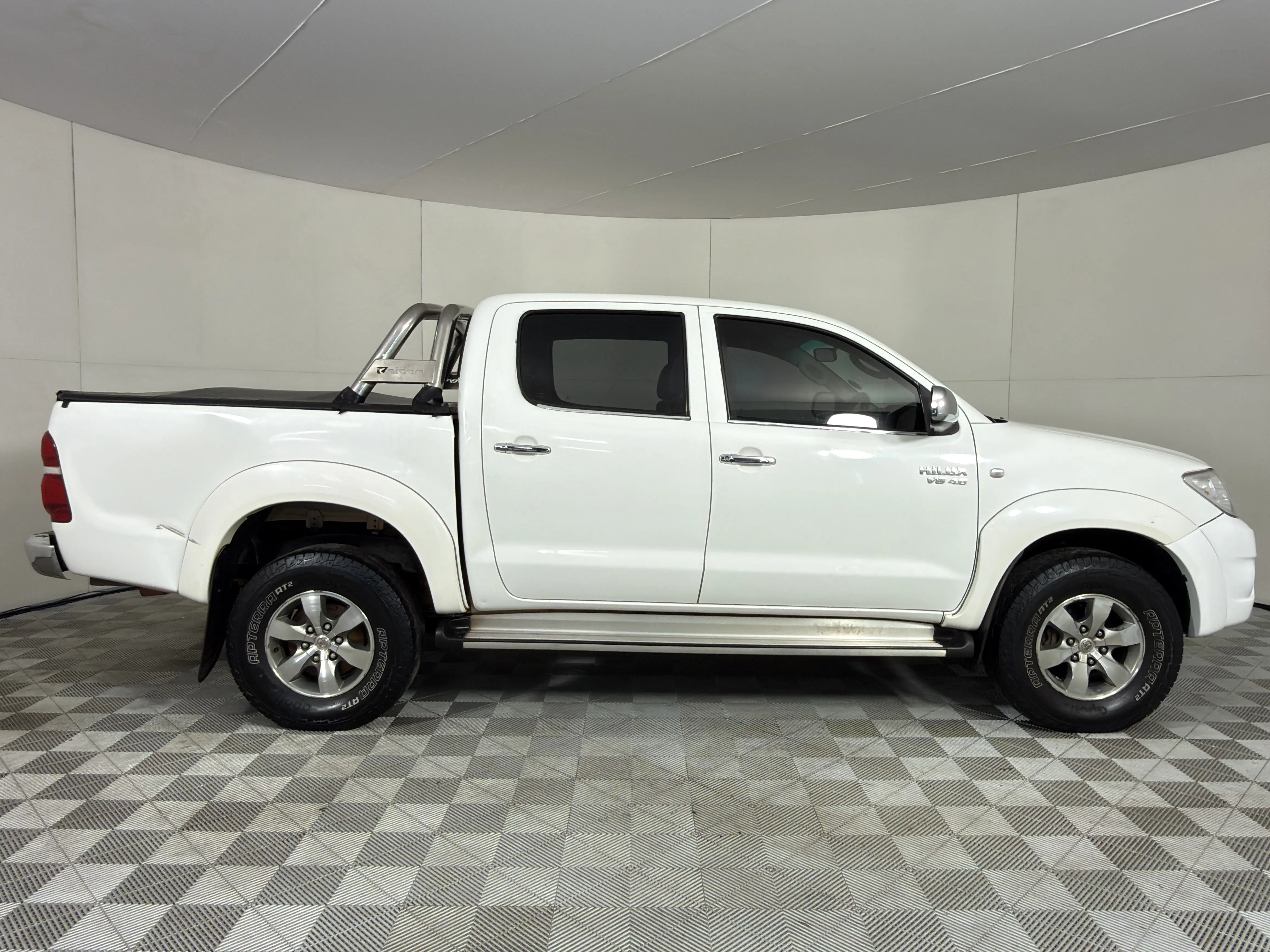 2009 Toyota Hilux 4.0 Vvti Raider R/B Auto Pick Up Double Cab, photo 4