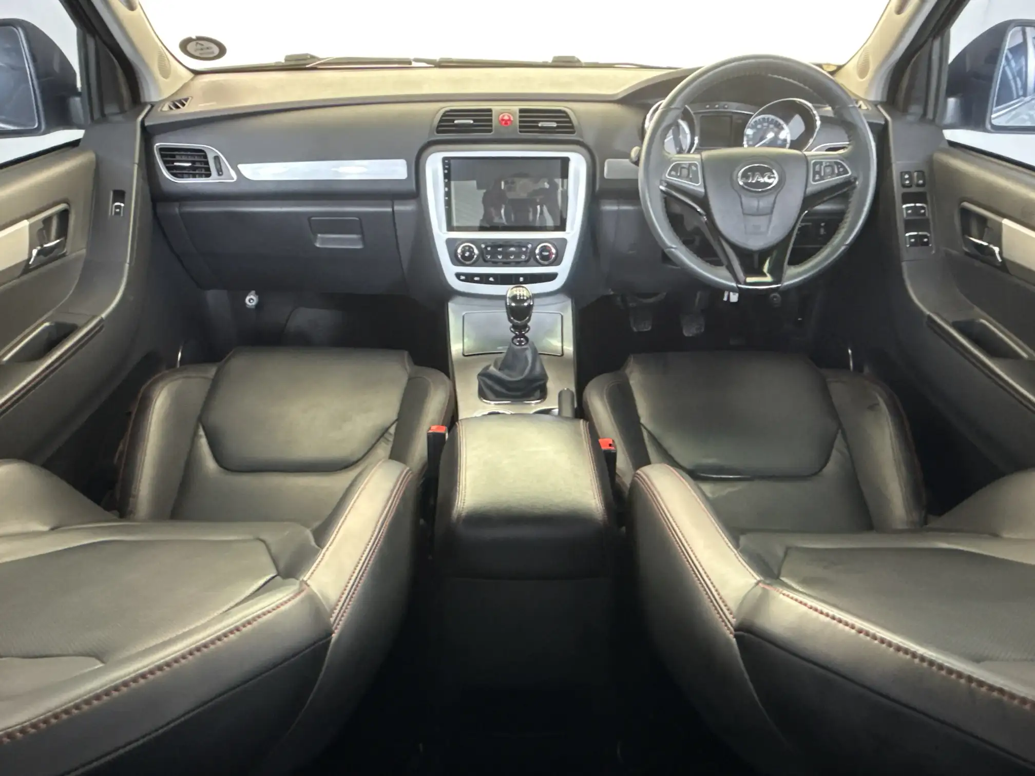 JAC T8
