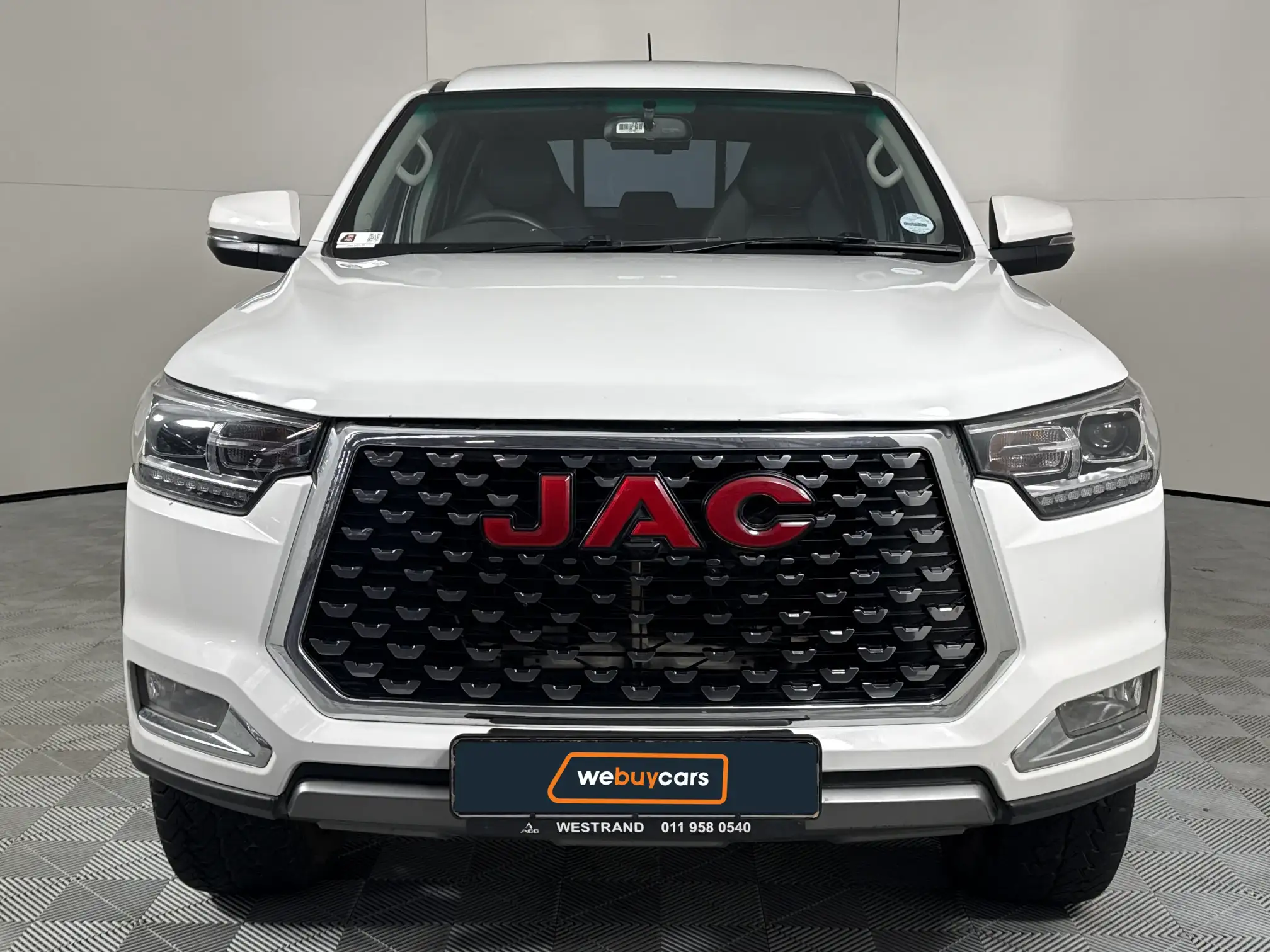 JAC T8