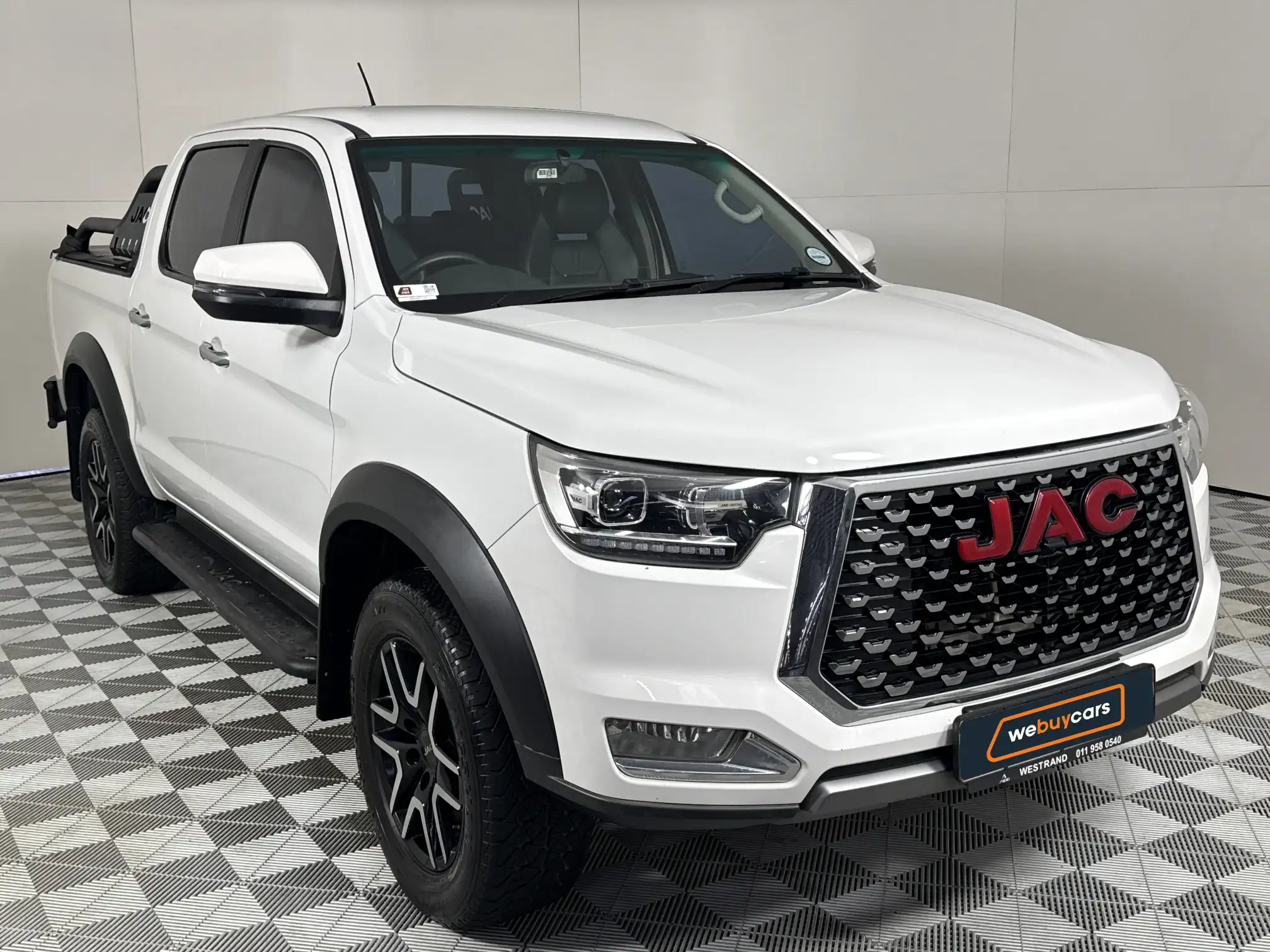 JAC T8