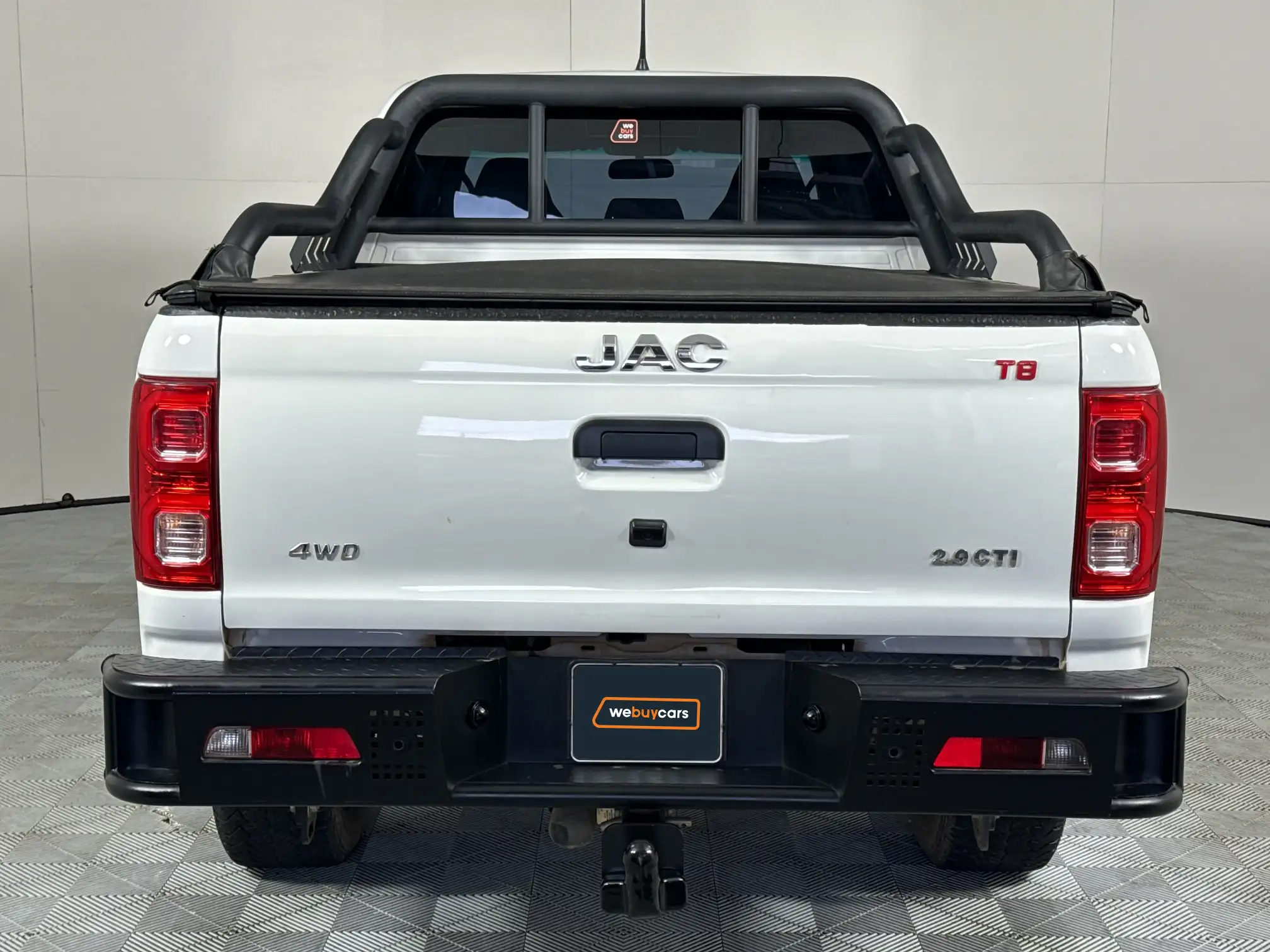 JAC T8