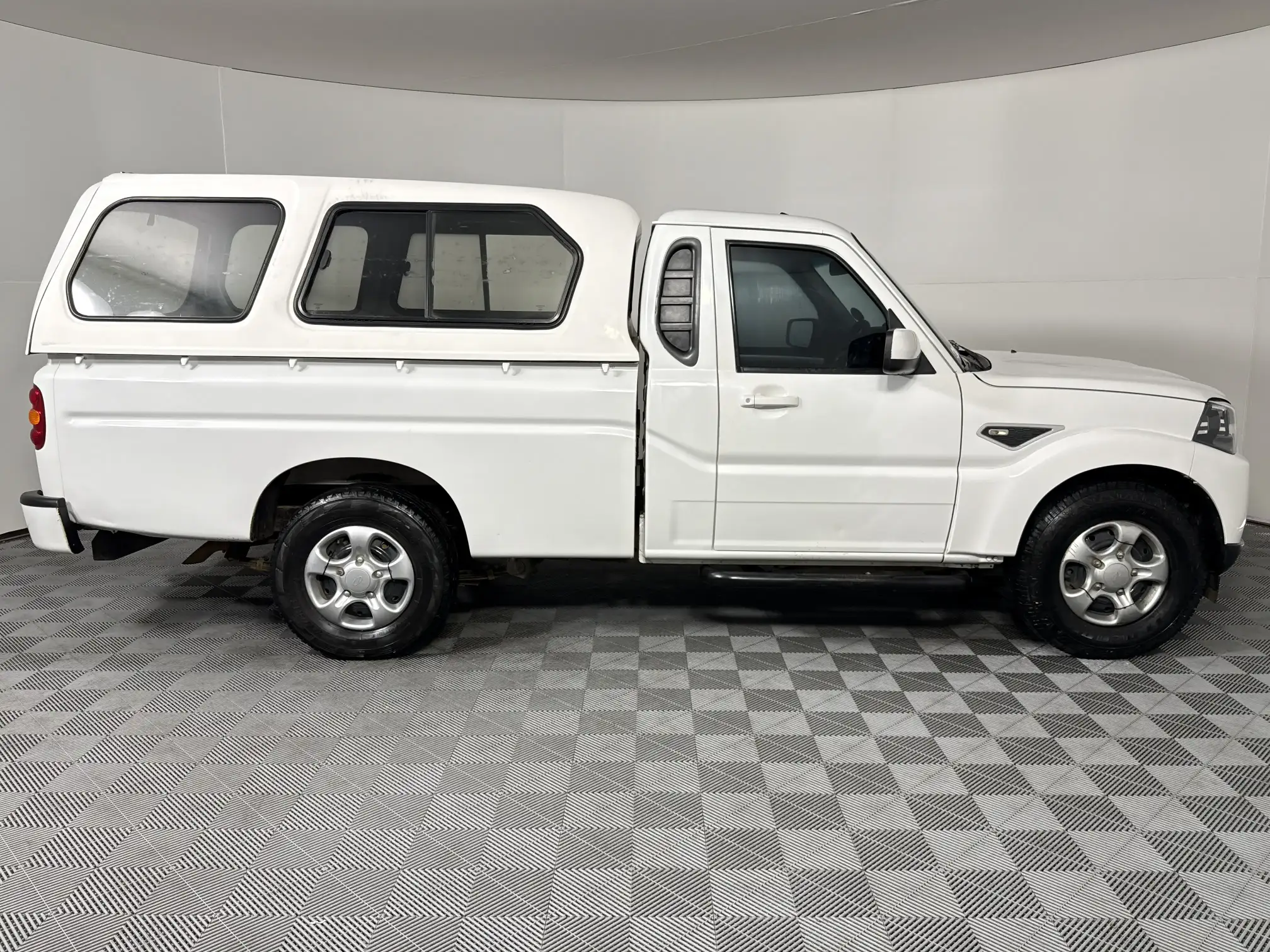 Mahindra PIK UP