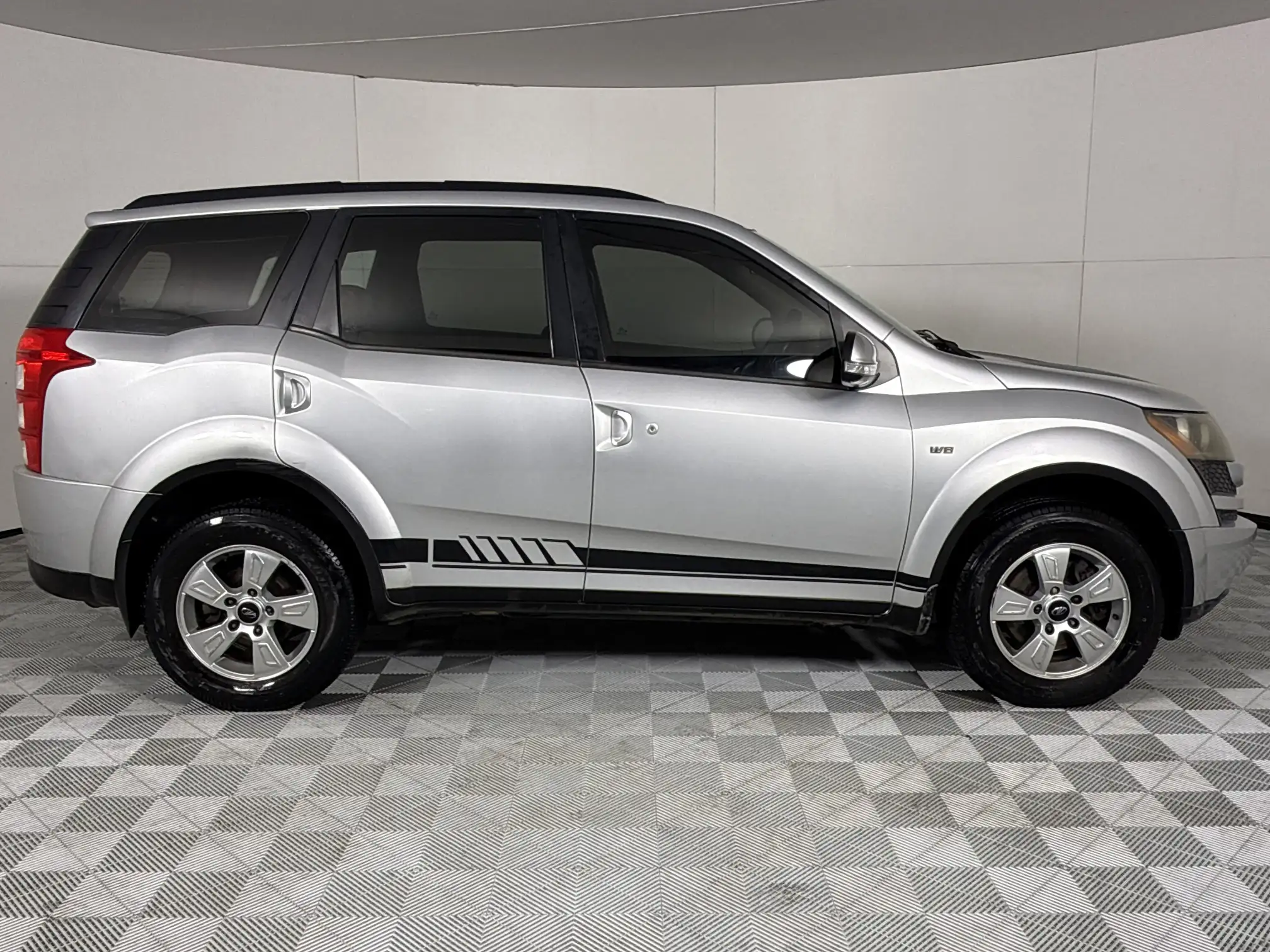 Mahindra XUV