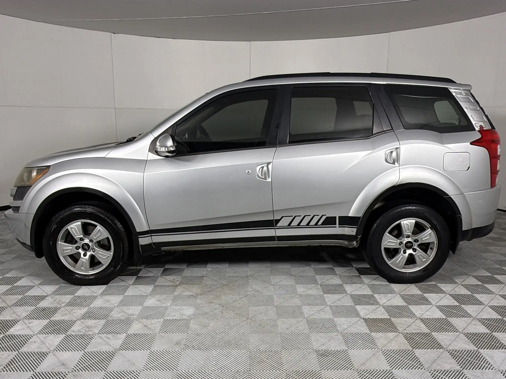 Mahindra XUV