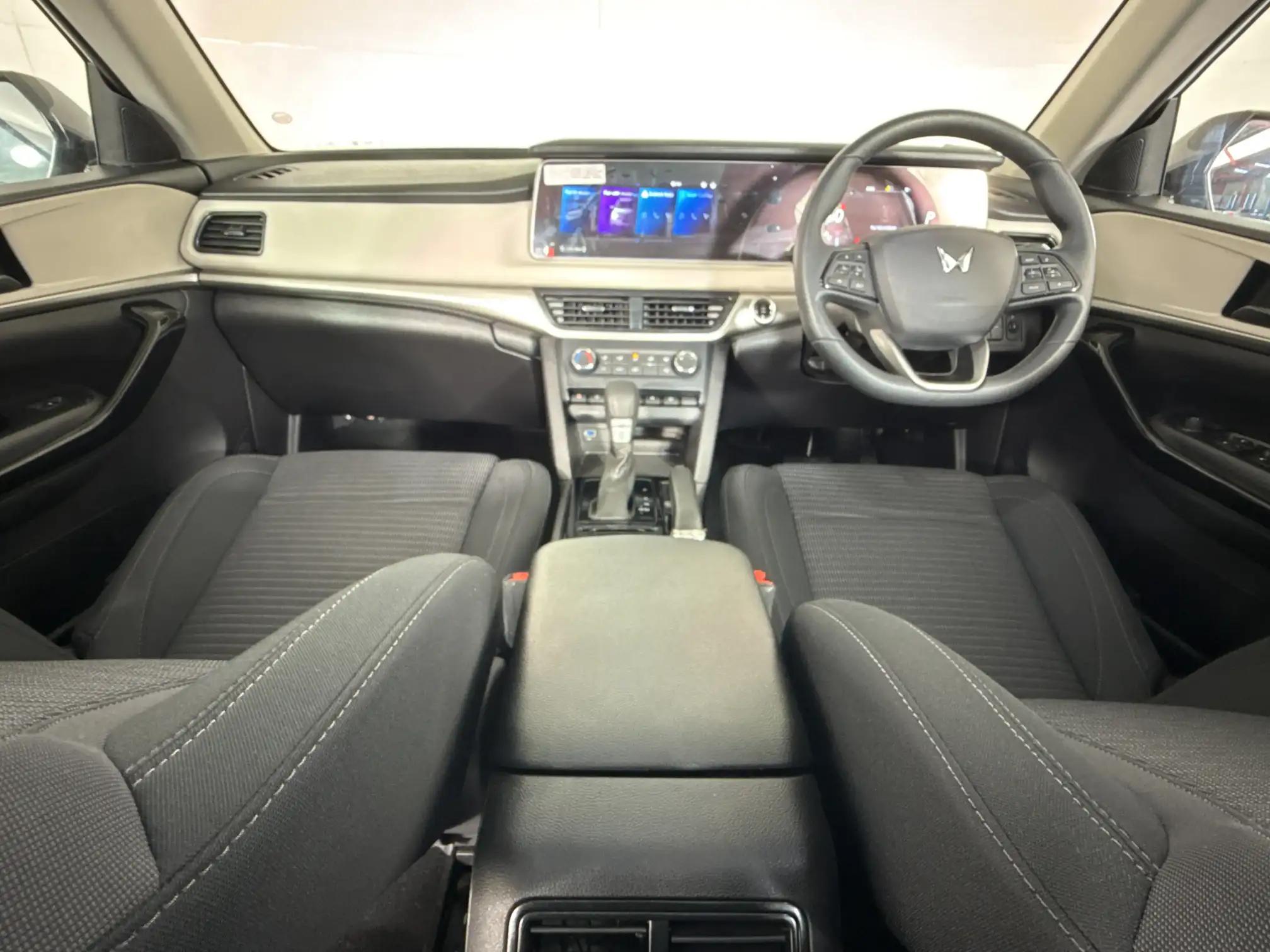Mahindra XUV 700