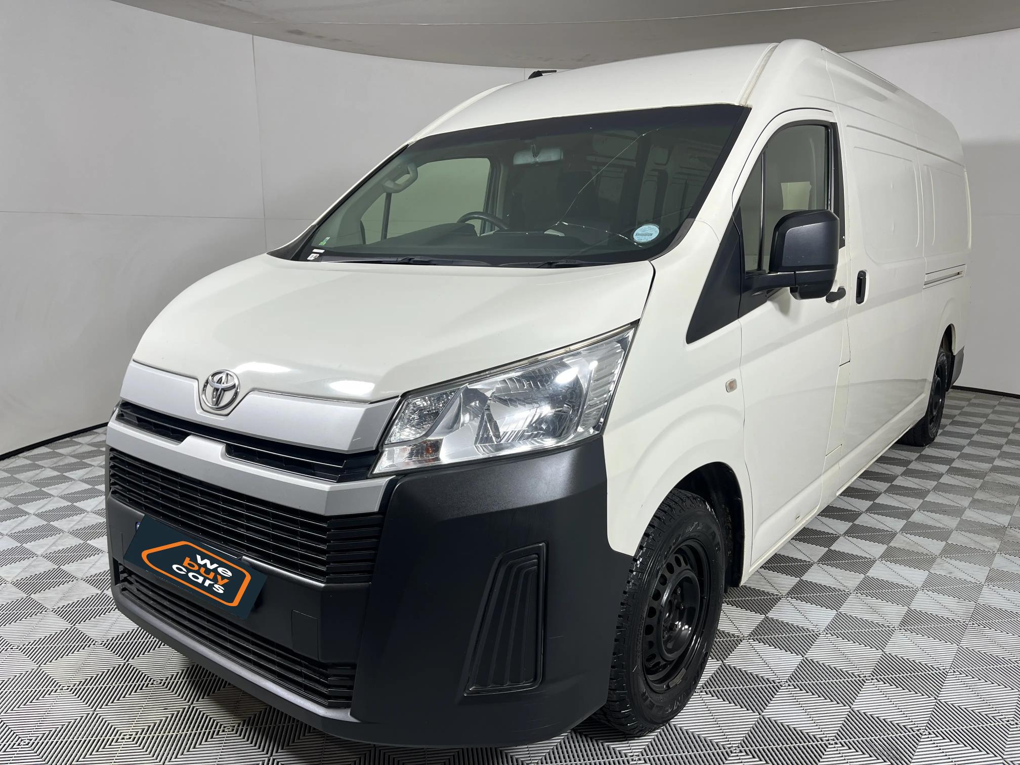 Toyota Quantum 2.8 LWB Panel Van