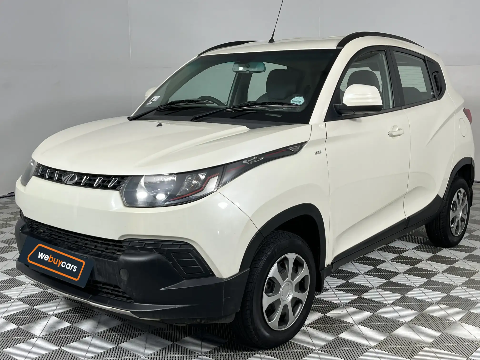Mahindra KUV 100