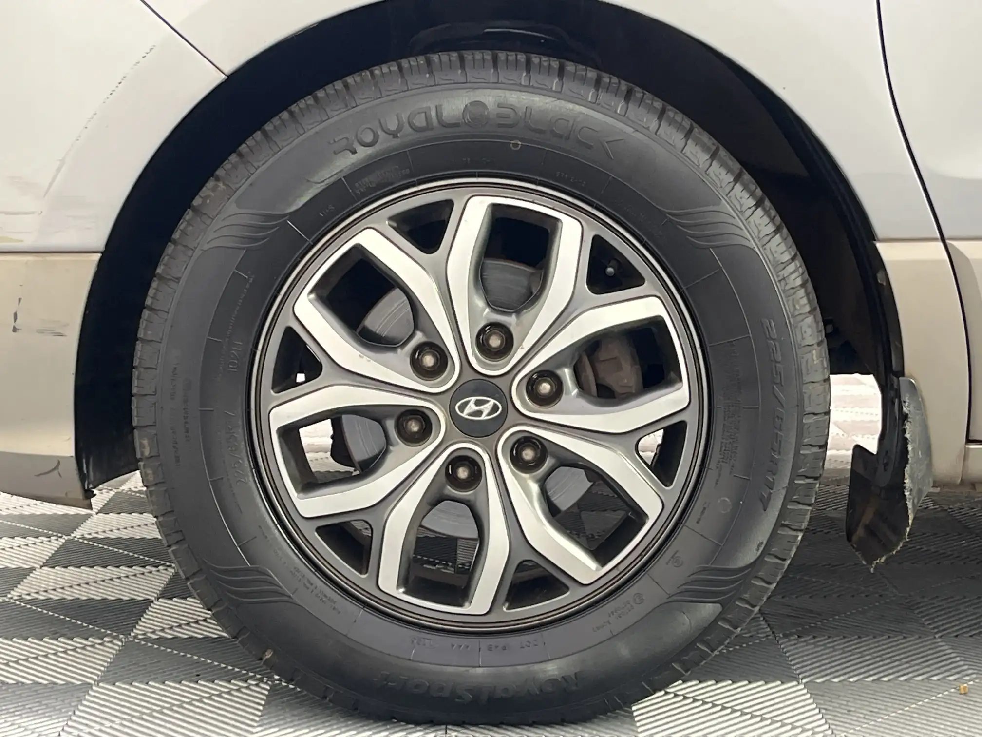 Hyundai H-1