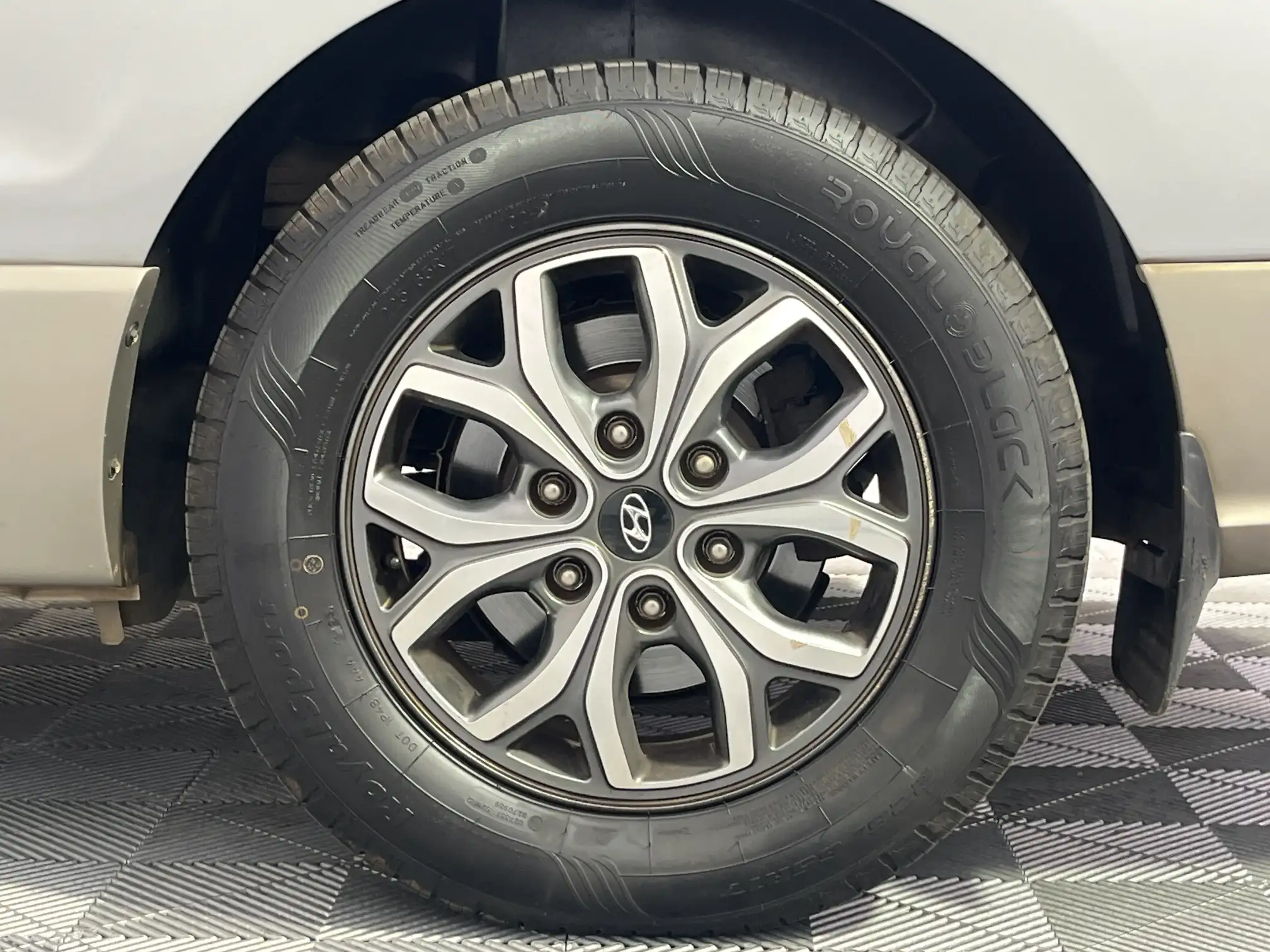 Hyundai H-1