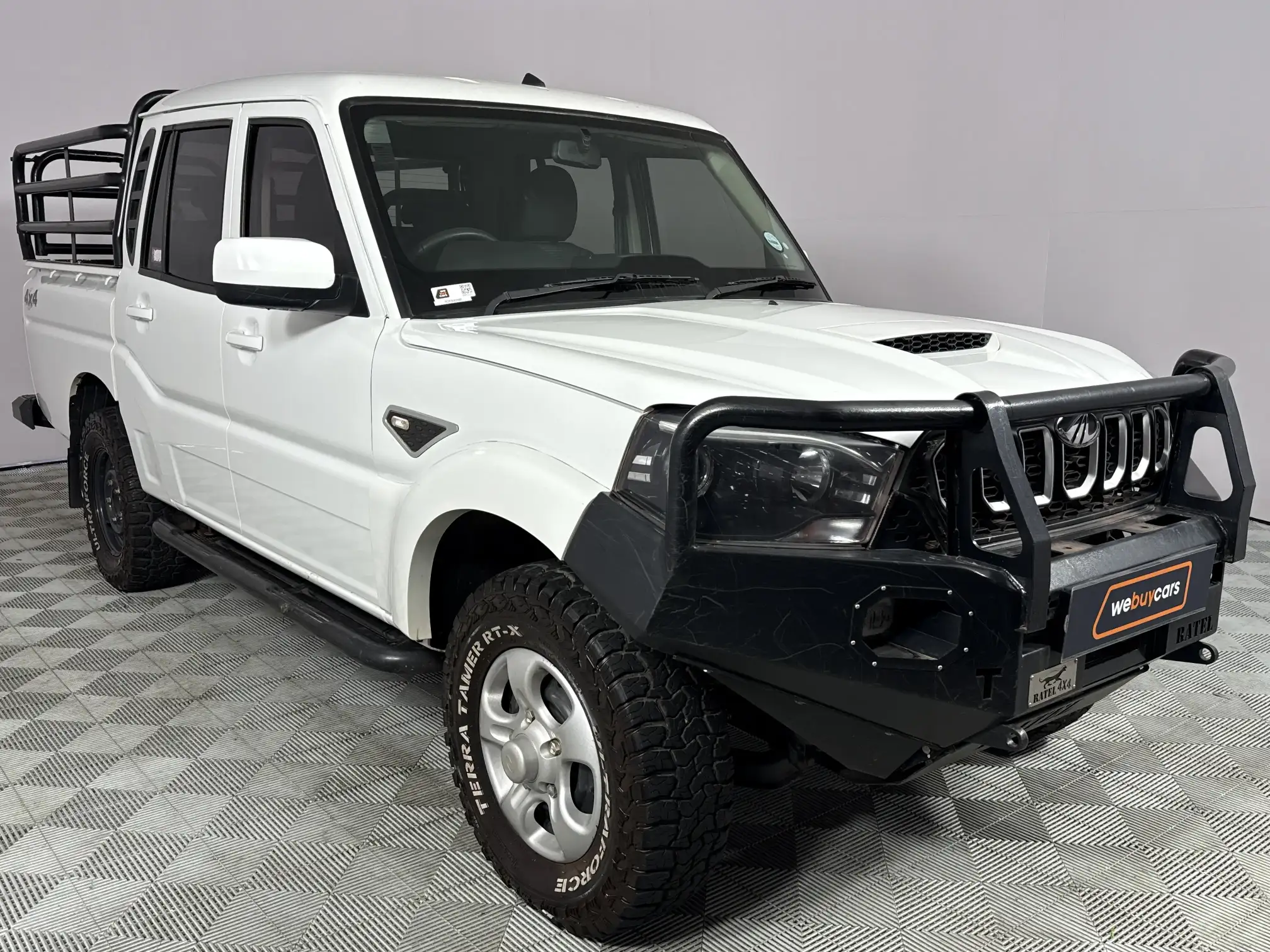 Mahindra PIK UP