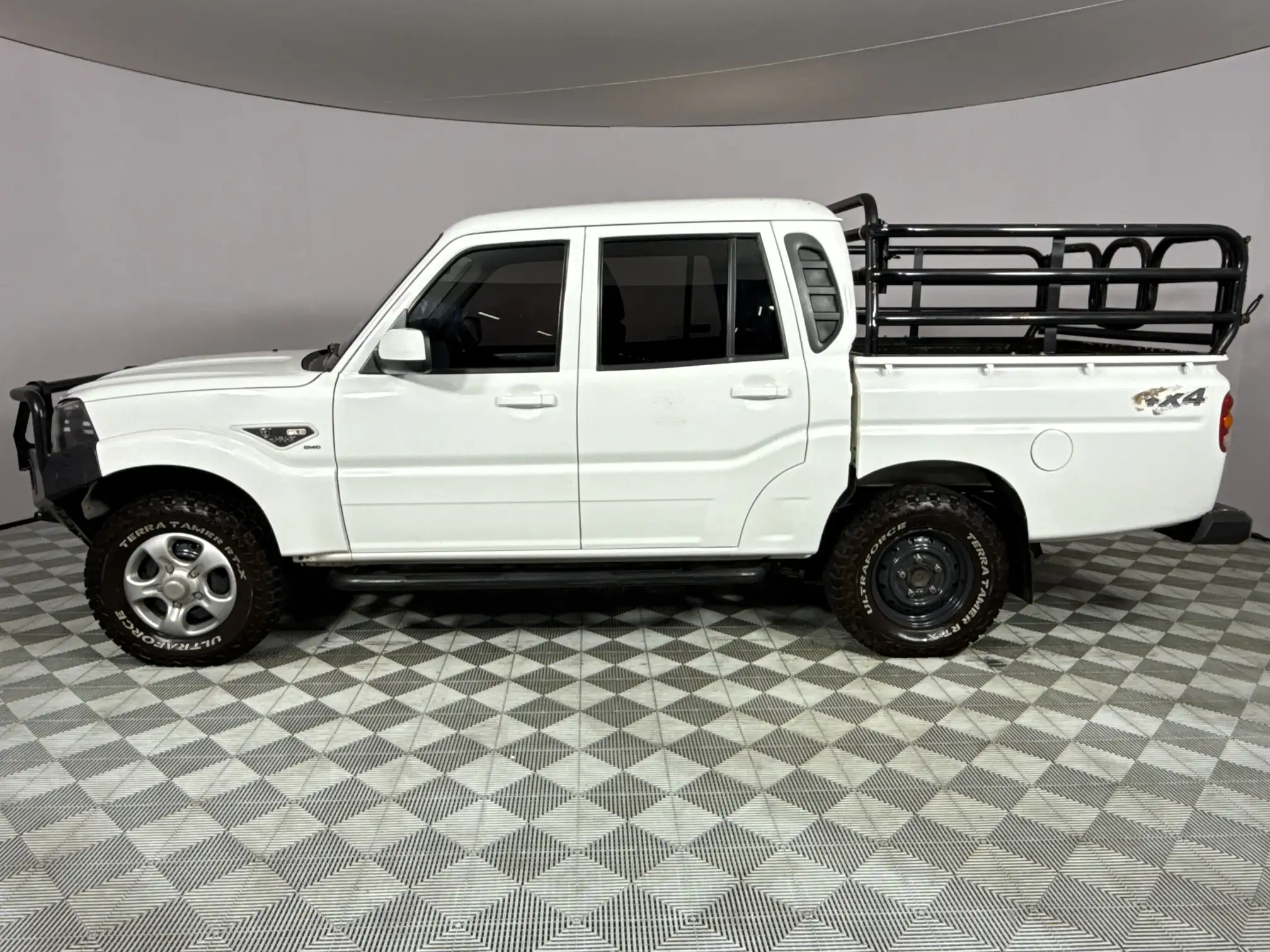 Mahindra PIK UP
