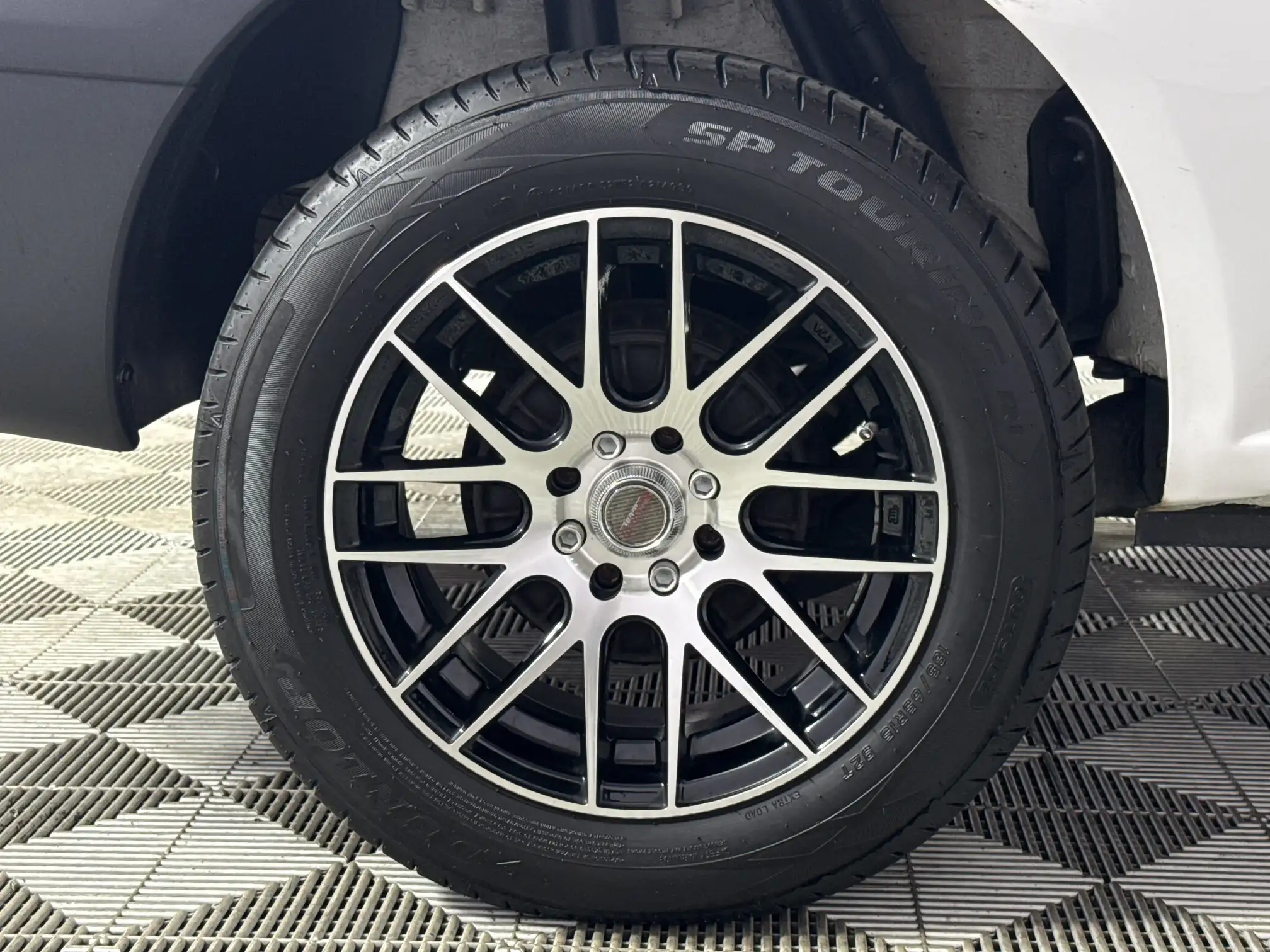 Nissan NP200