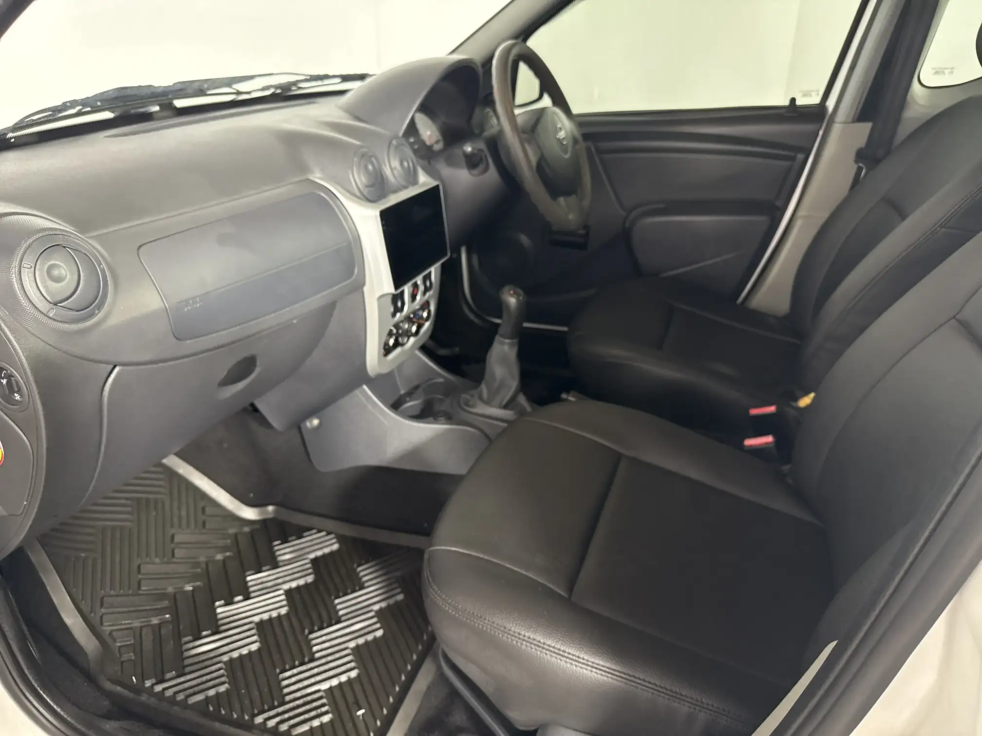 Nissan NP200