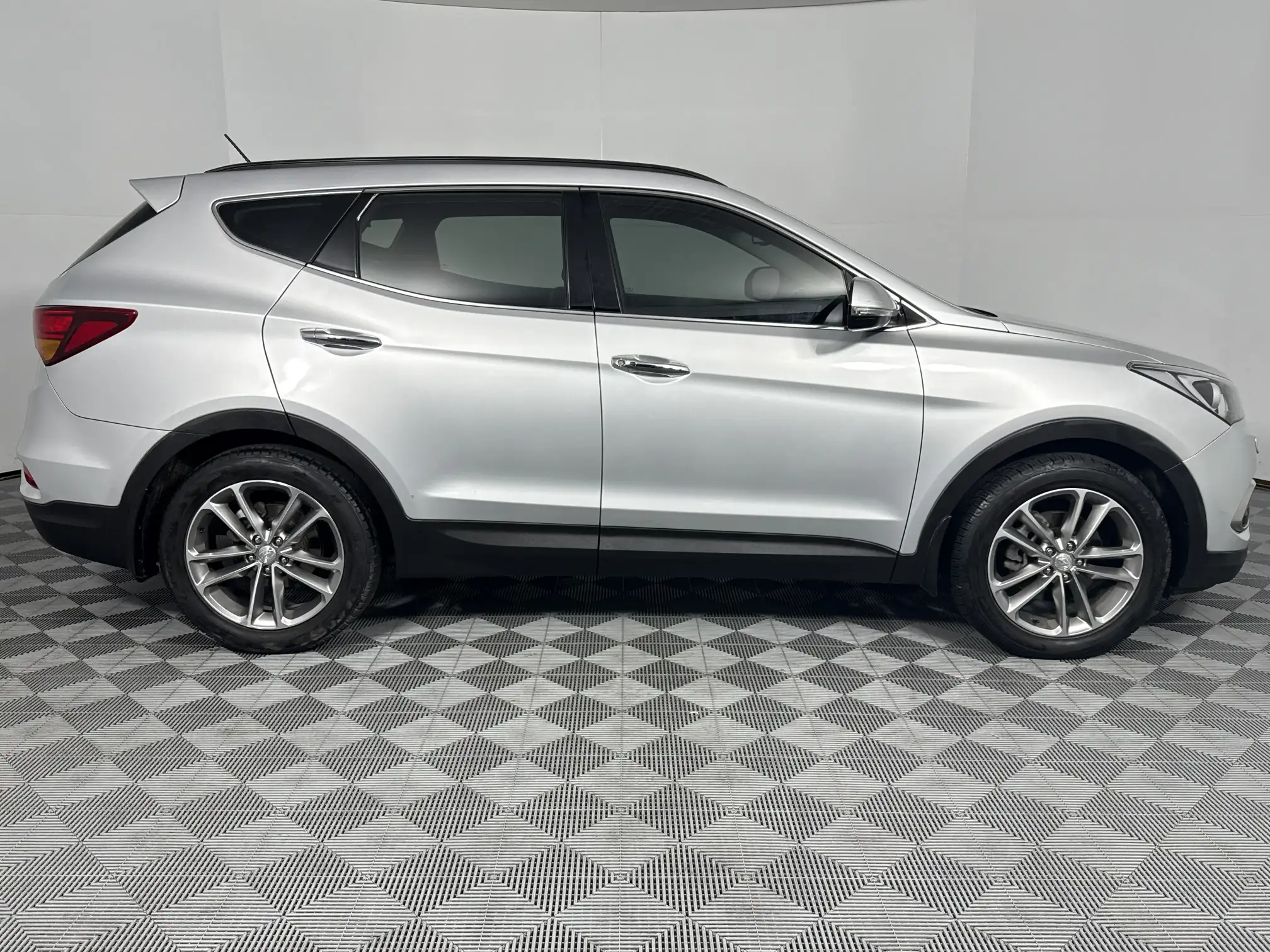 Hyundai Santa-FE