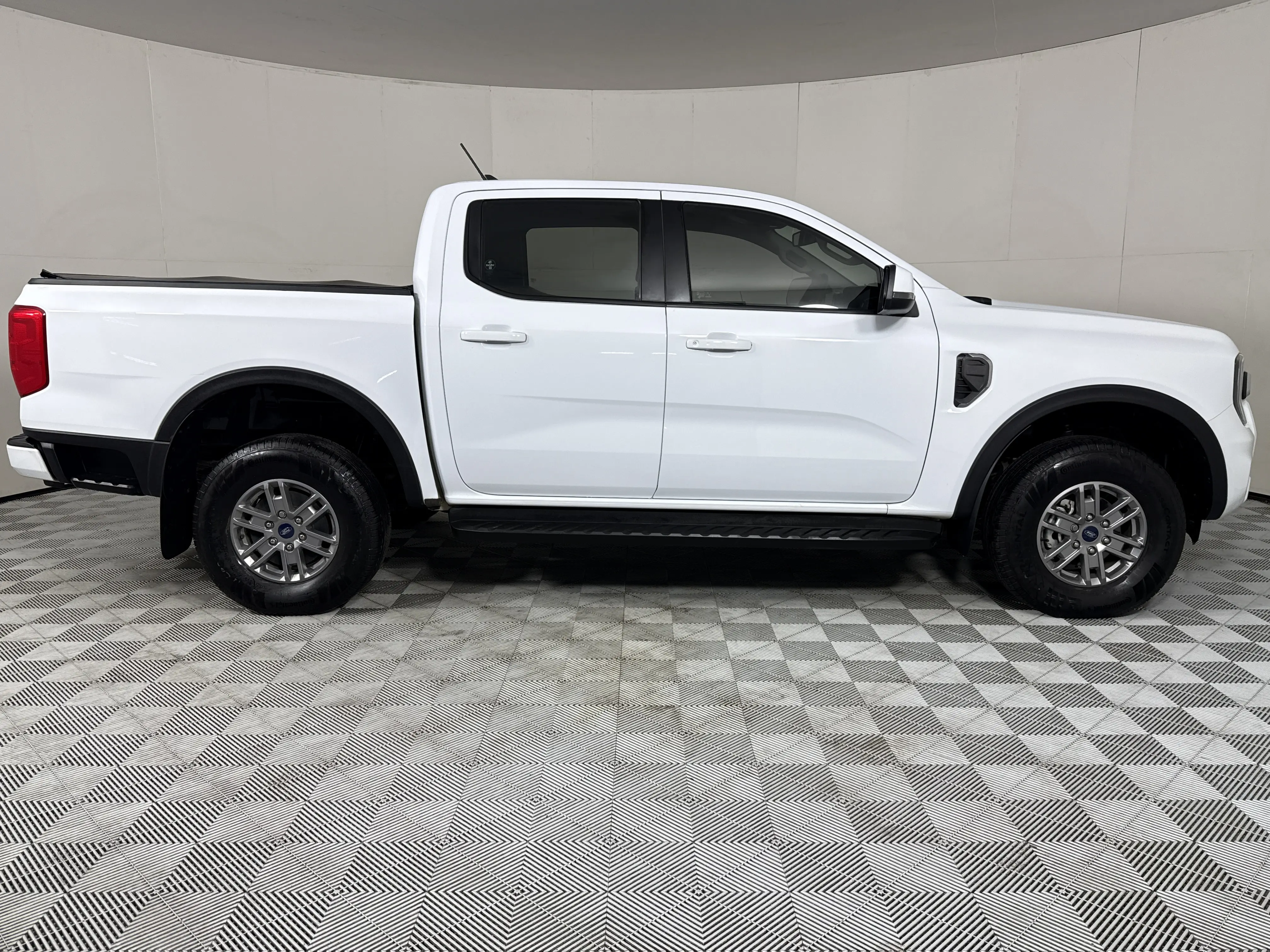 2024 Ford Ranger 2.0d XLT 4x4 Auto Double Cab Pick Up, photo 4