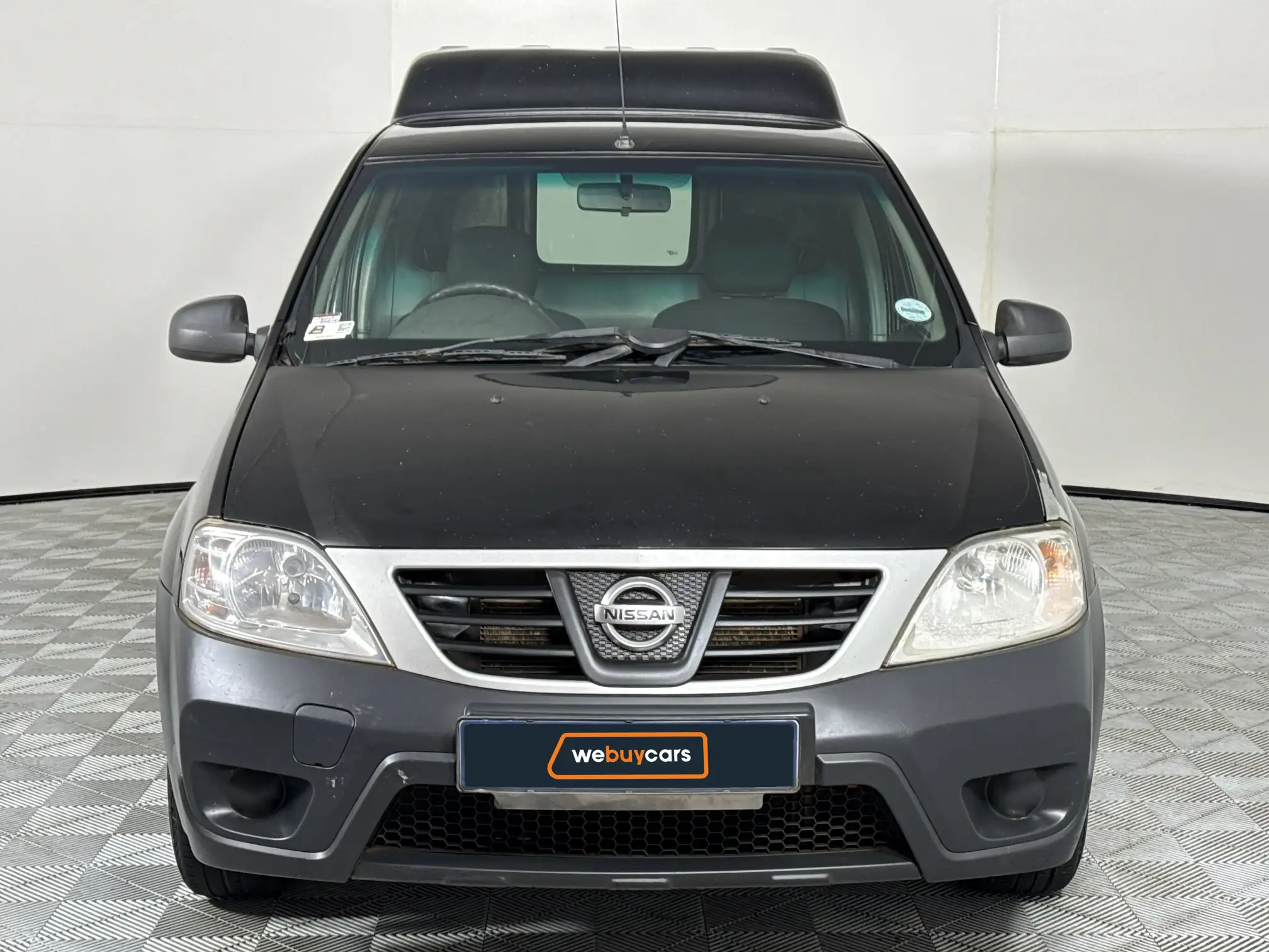 Nissan NP200