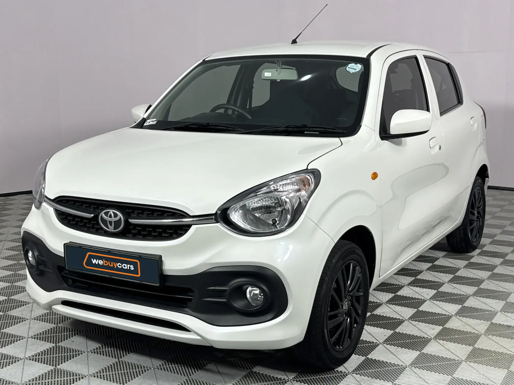 2025 Toyota Vitz
