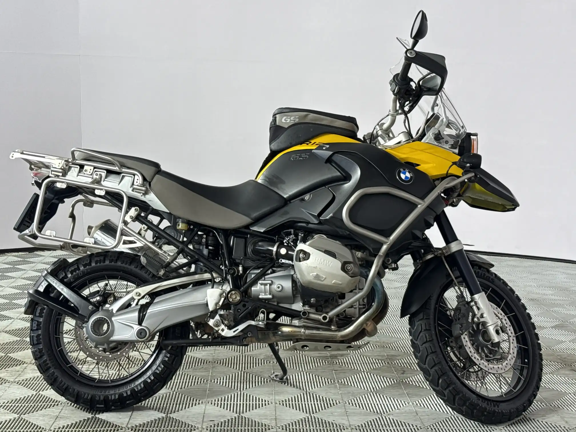 BMW R Series