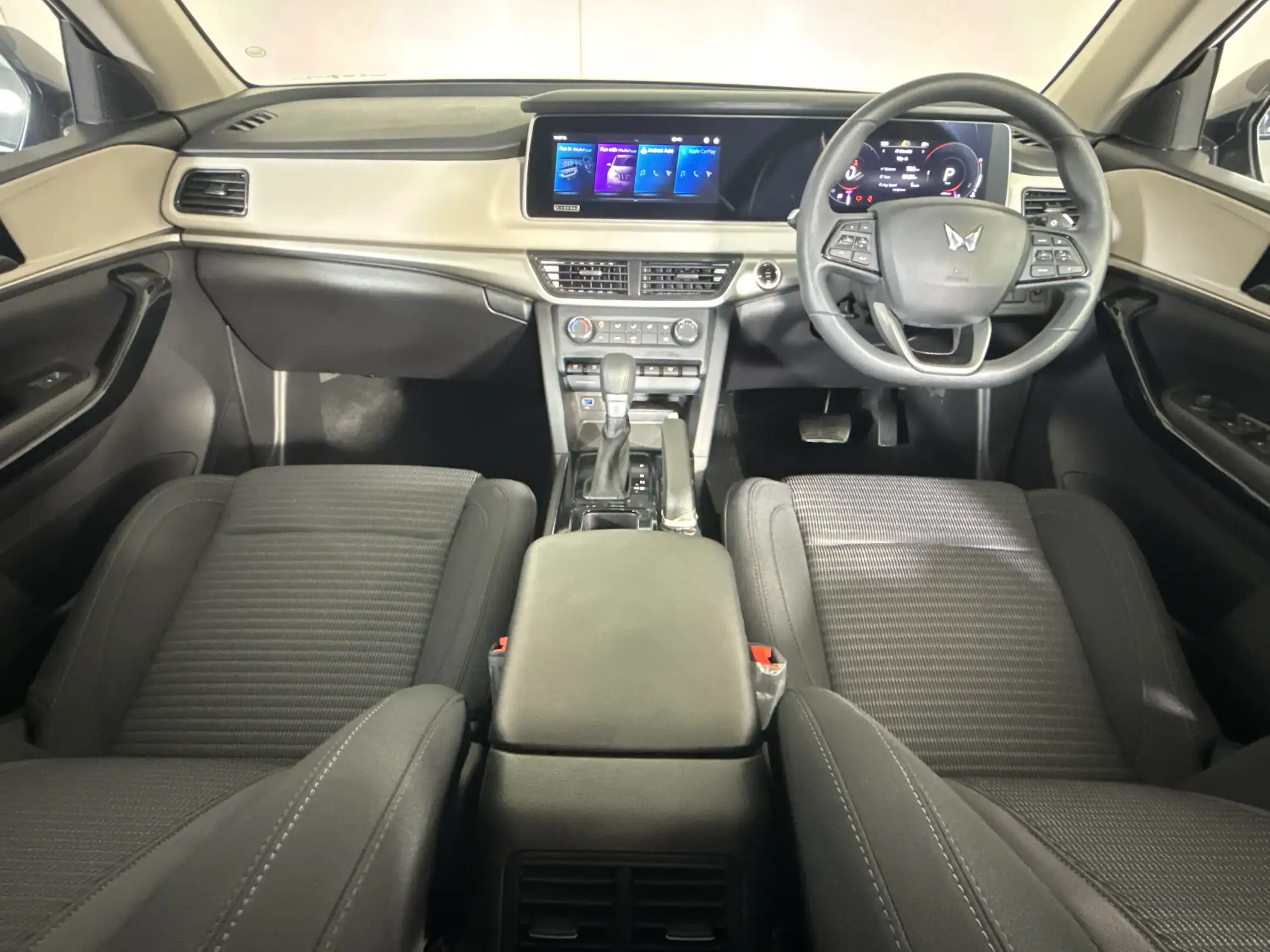 Mahindra XUV 700