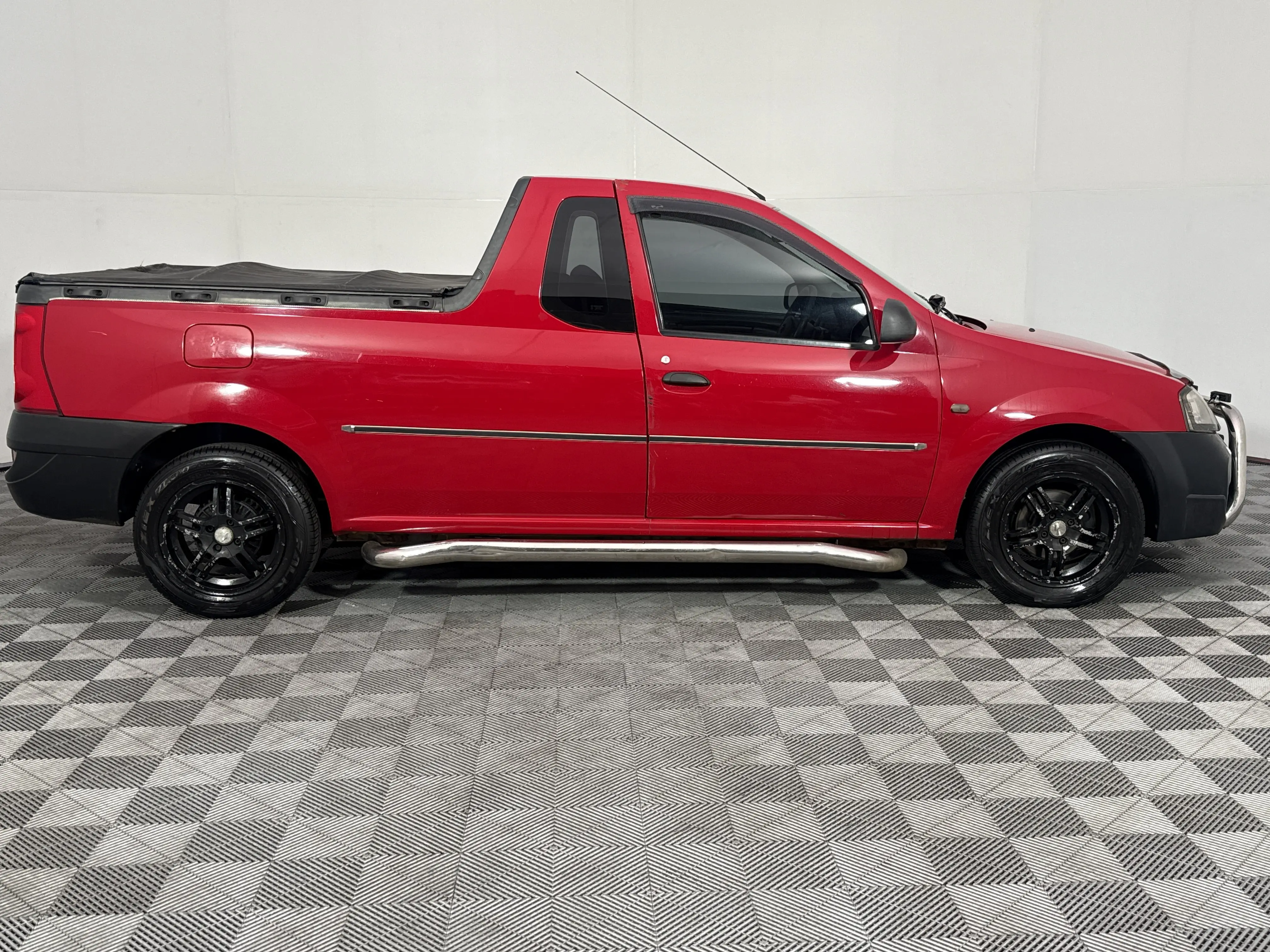 2011 Nissan NP200 1.6 Pick Up Single Cab, photo 4
