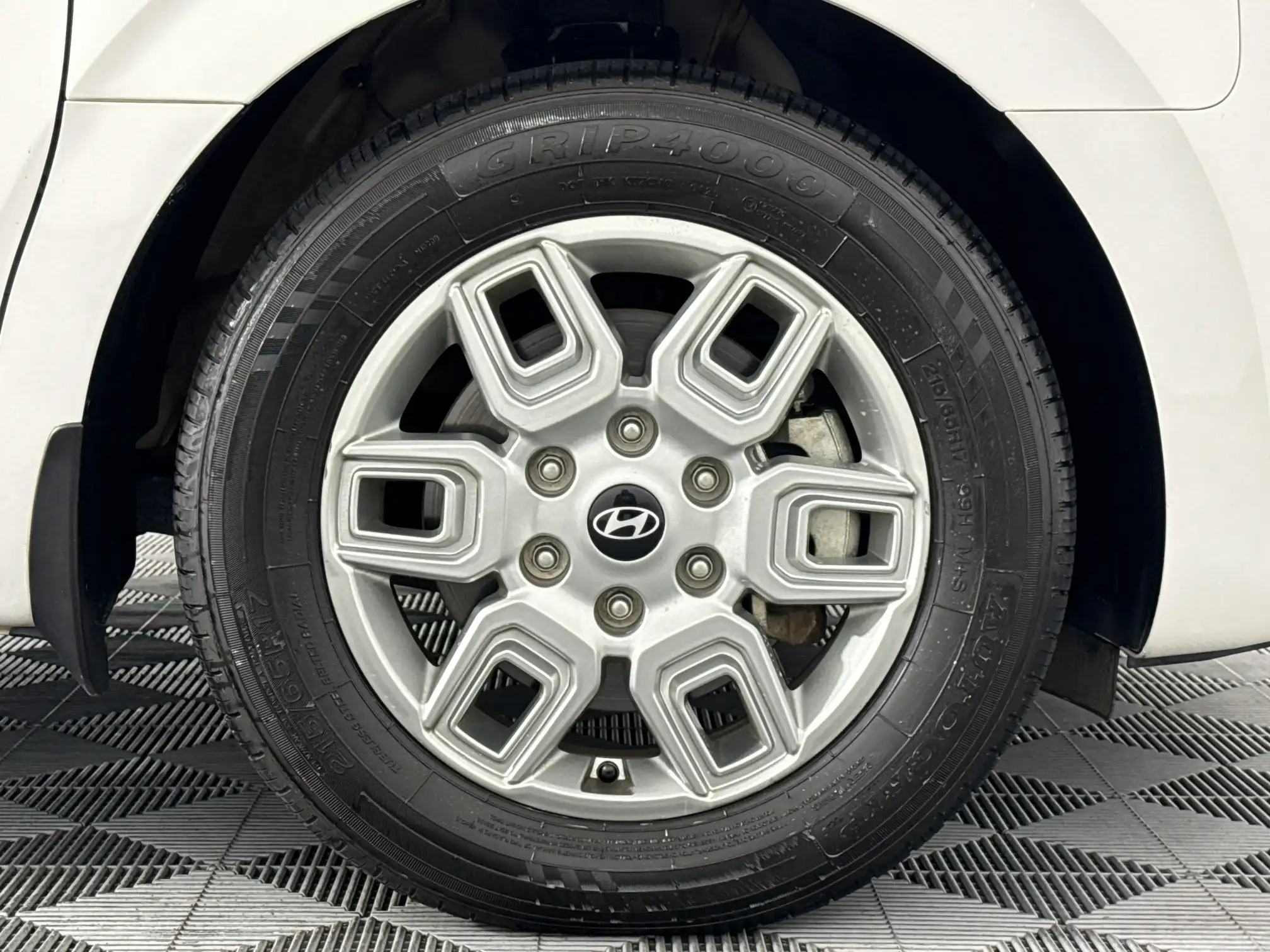 Hyundai Staria