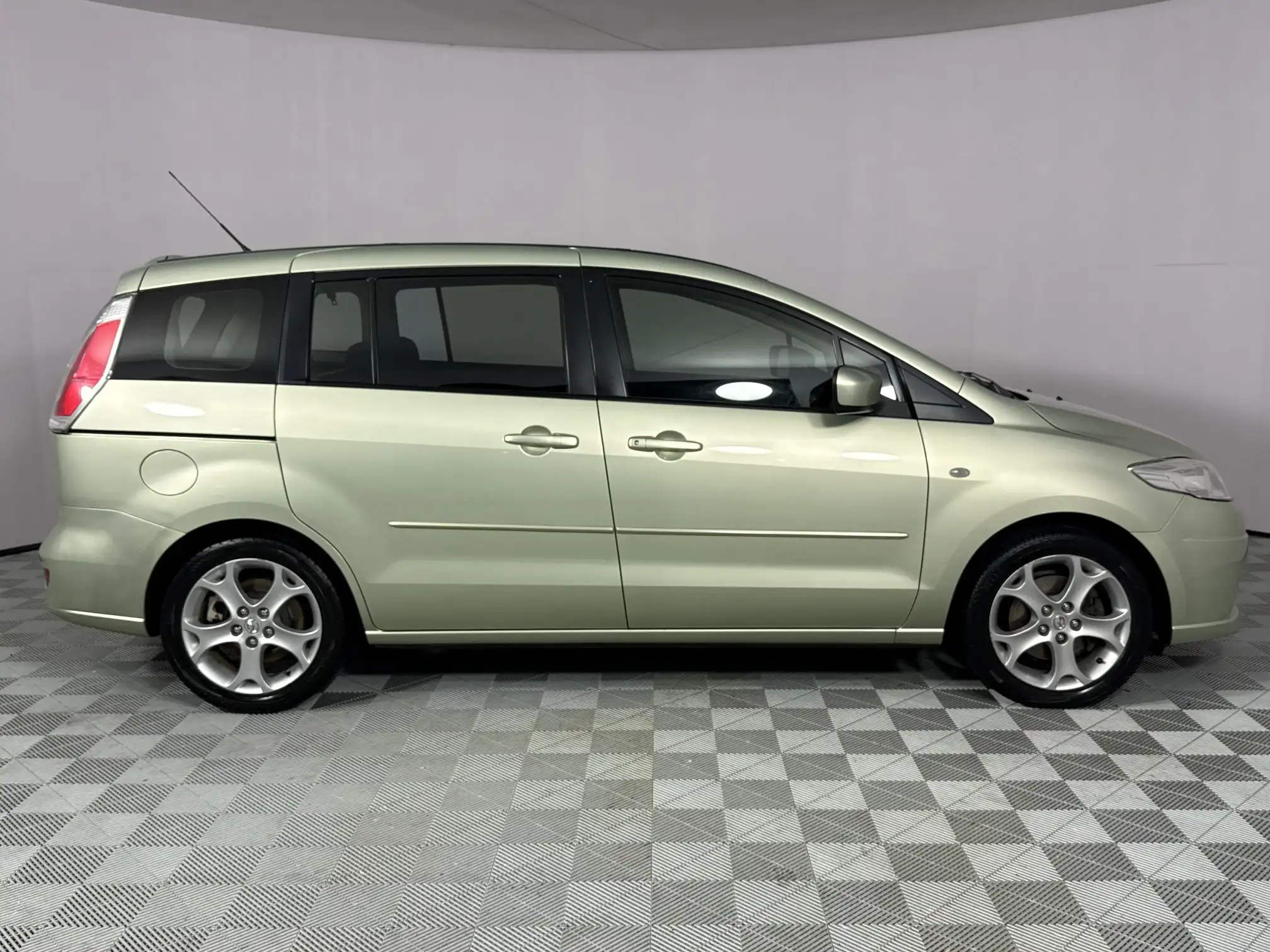Mazda Mazda 5
