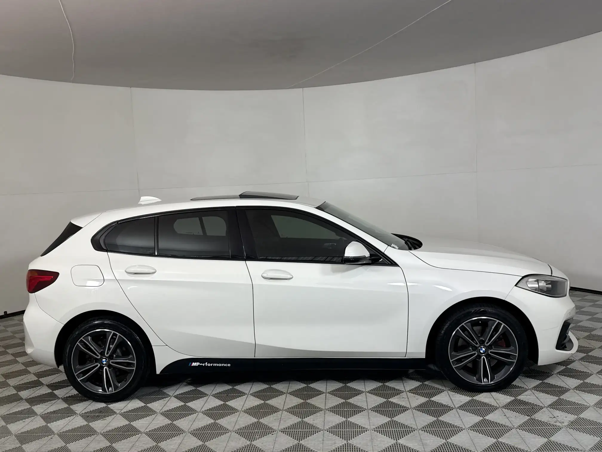BMW 1 Series (f40)