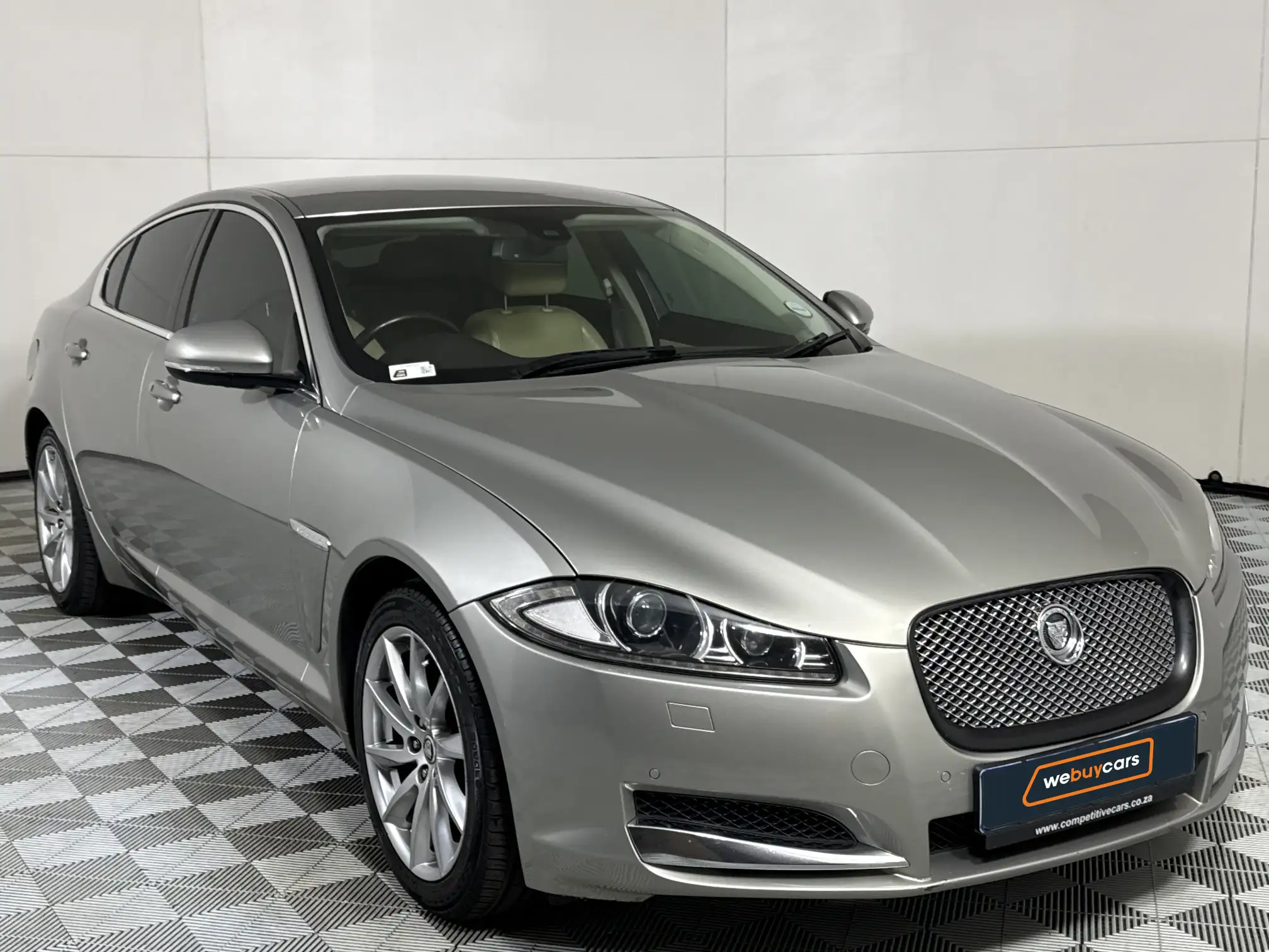Jaguar XF
