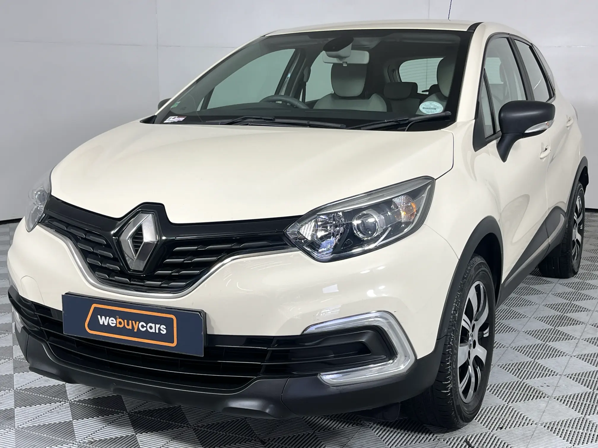 2019 Renault Captur 900t Blaze 5-Door (66 KW)