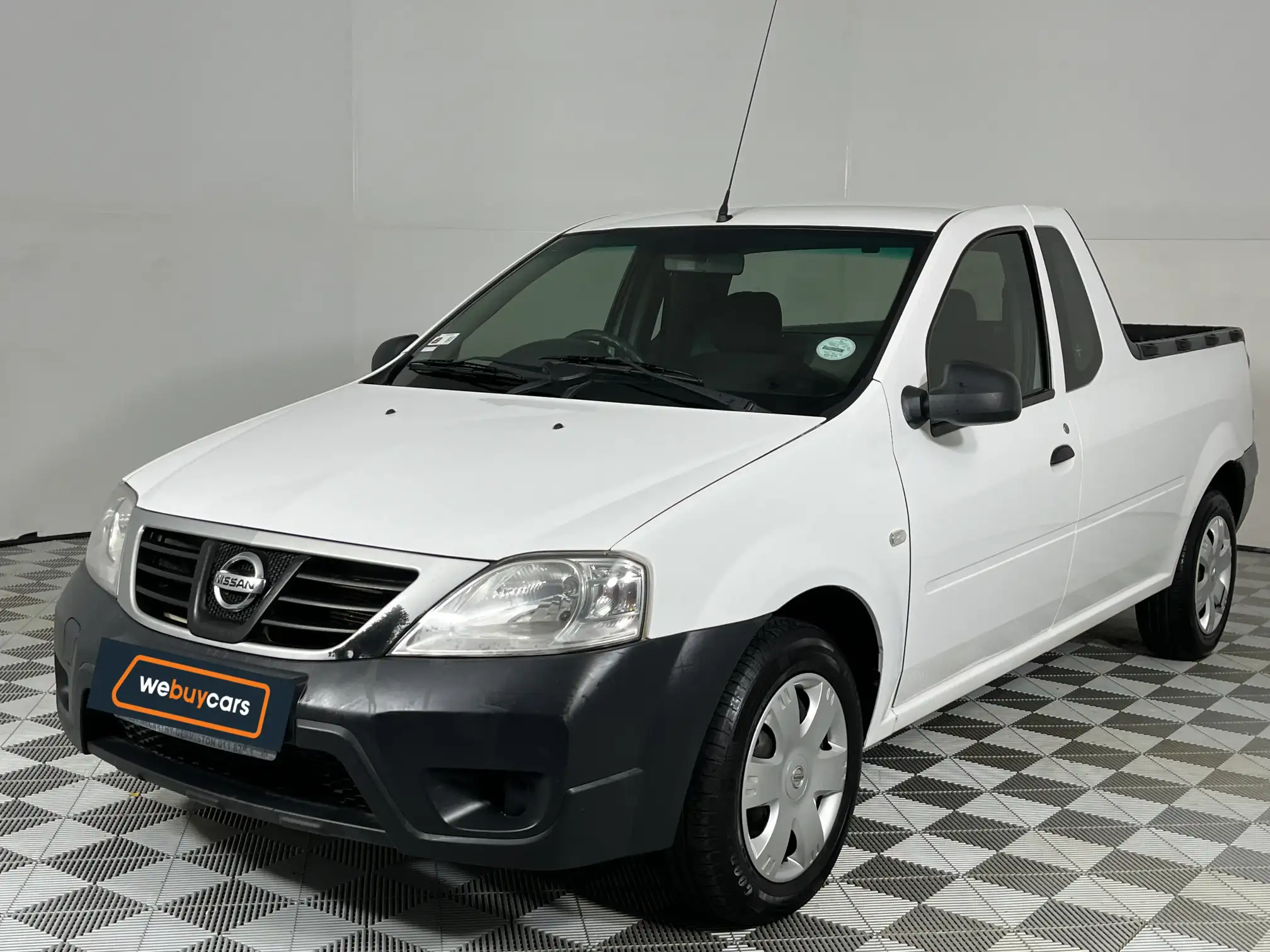 Nissan NP200