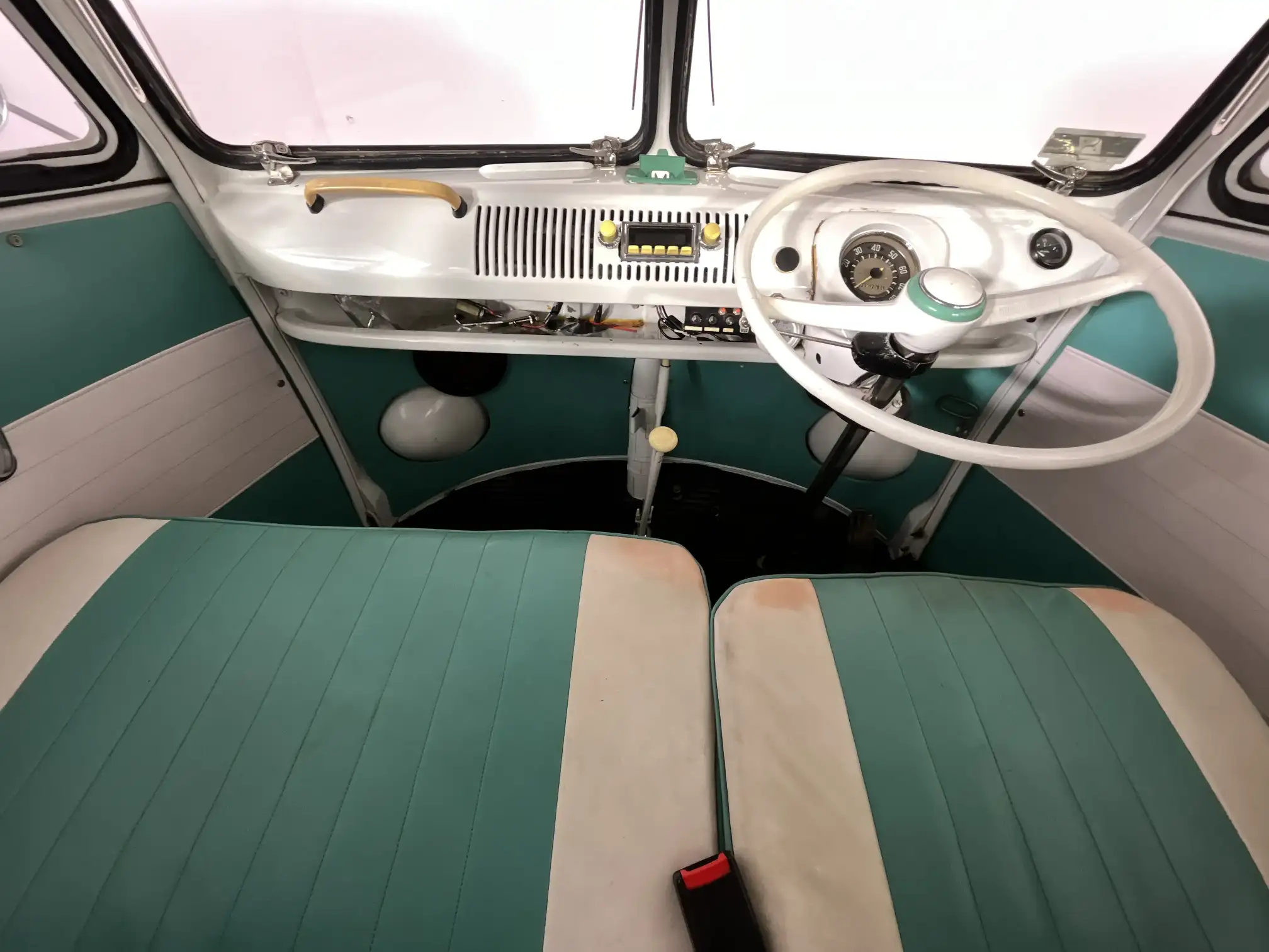 Volkswagen Kombi AND Microbus