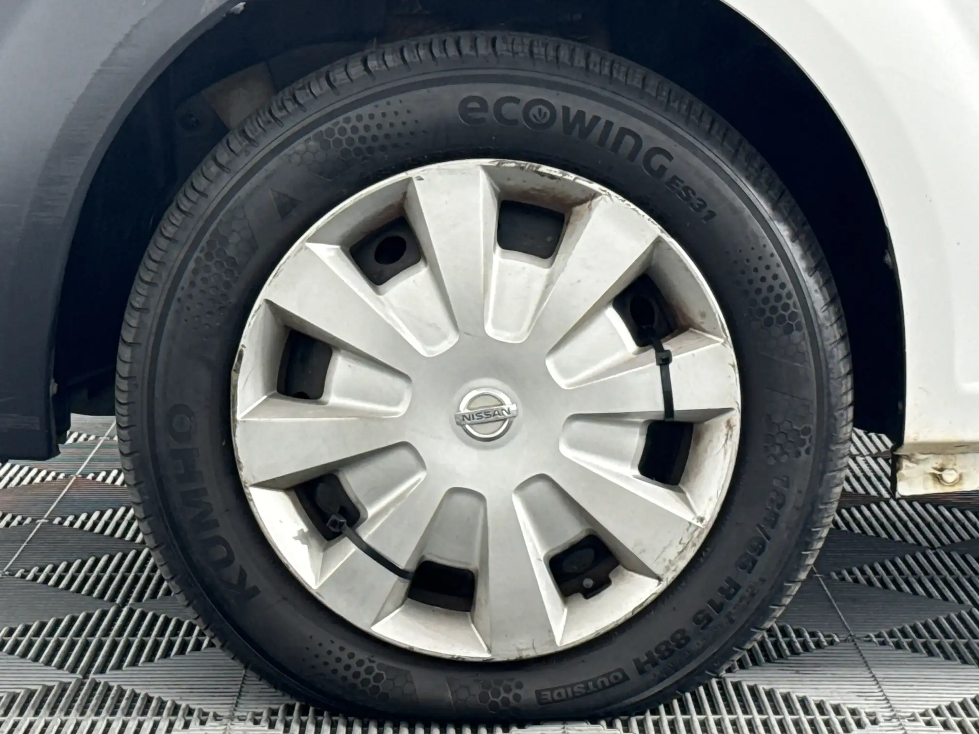 Nissan NP200