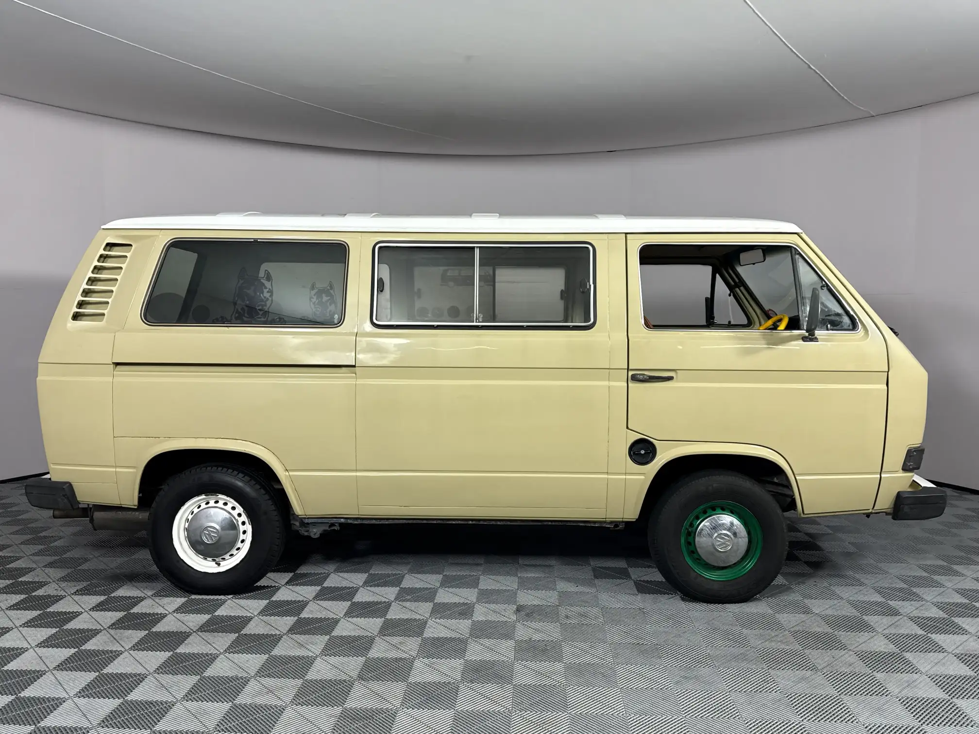 Volkswagen Kombi AND Microbus