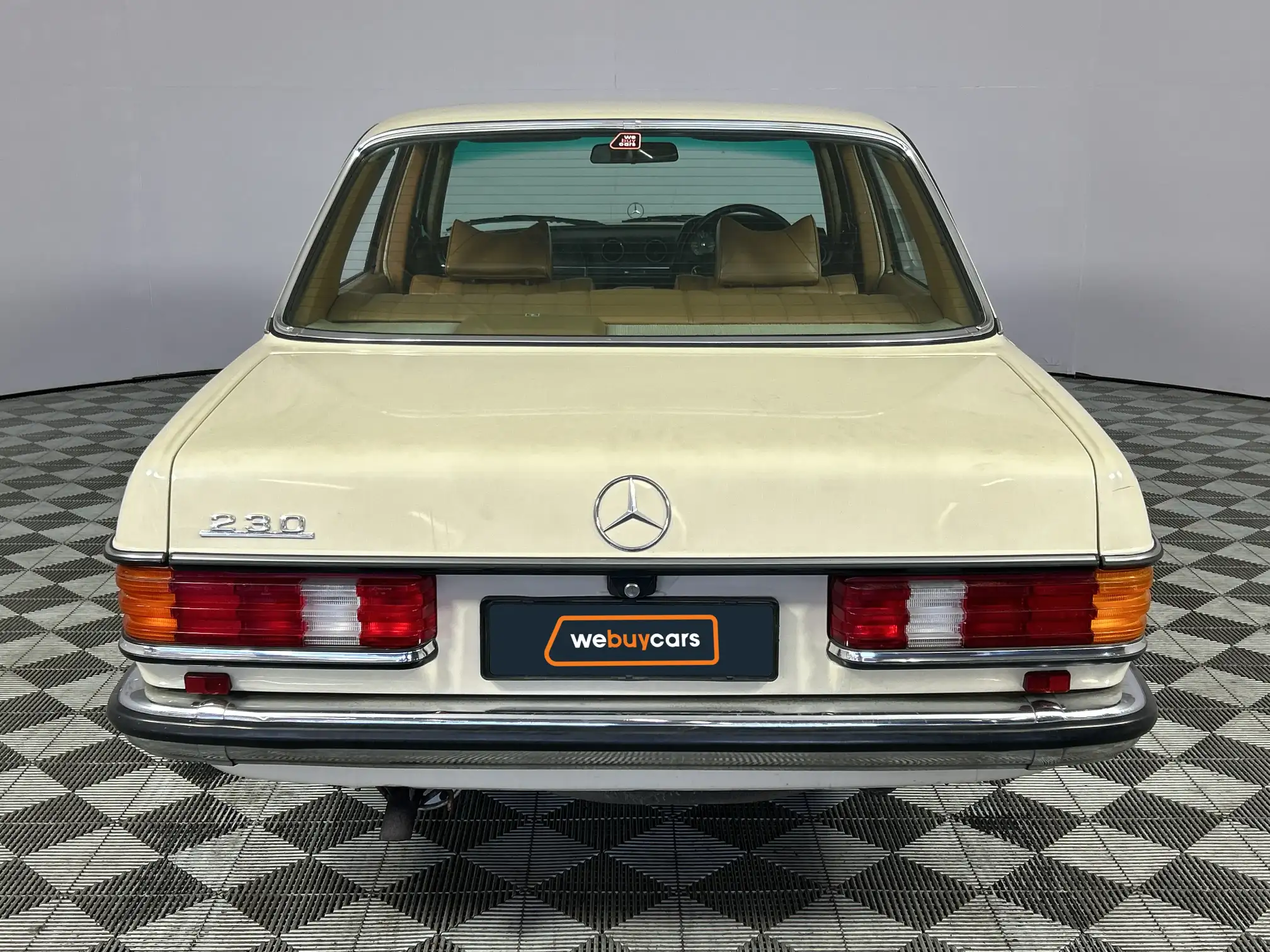 Mercedes-Benz W123 Shape Sedan