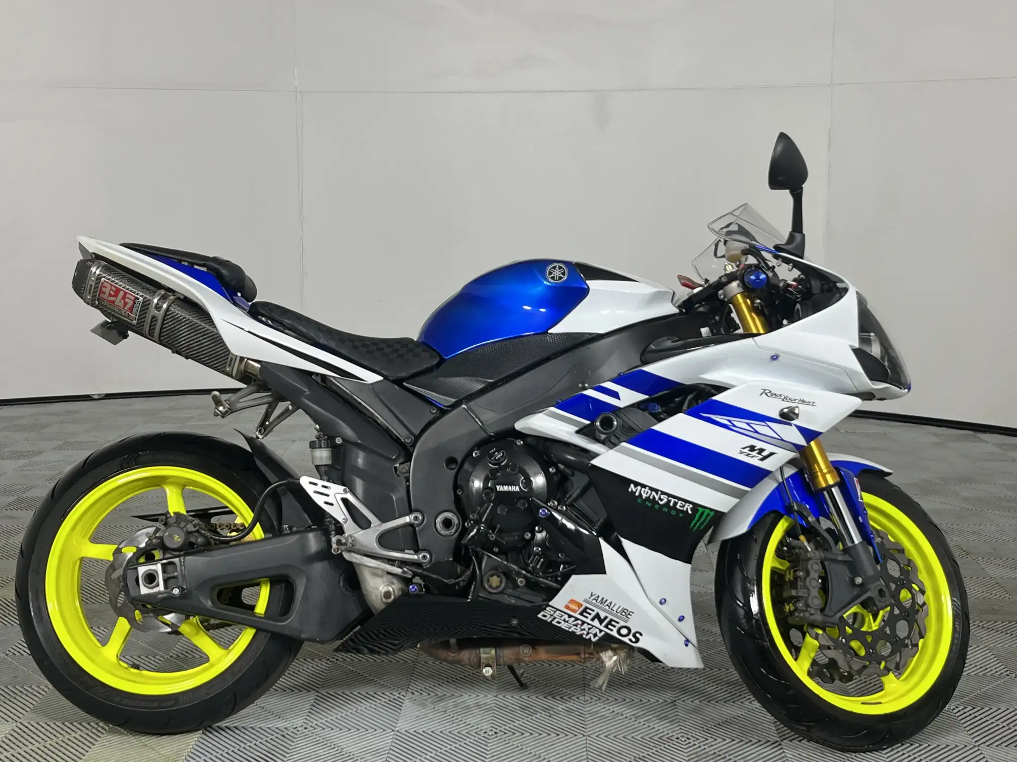 Yamaha YZF R1