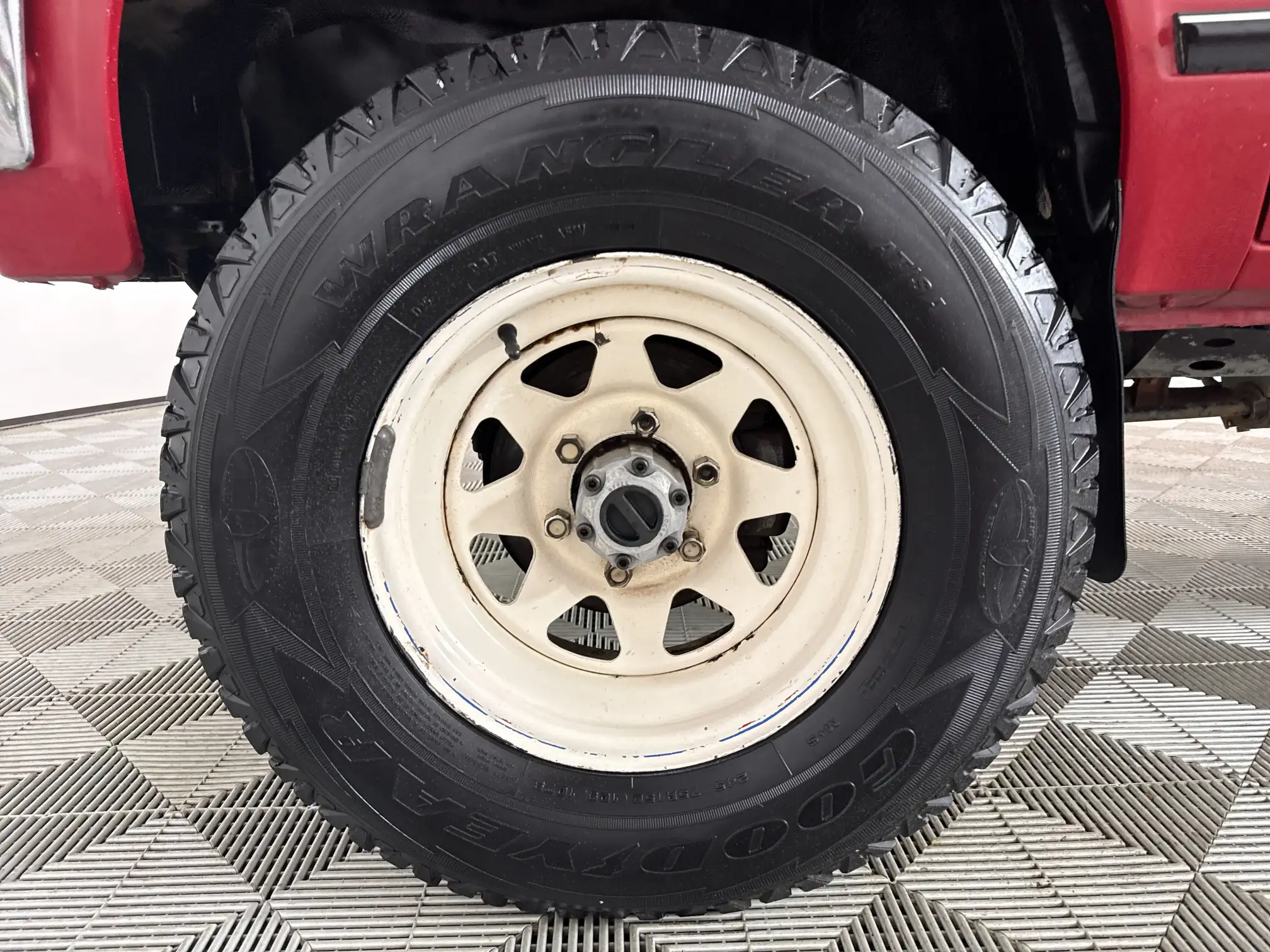 Nissan 720
