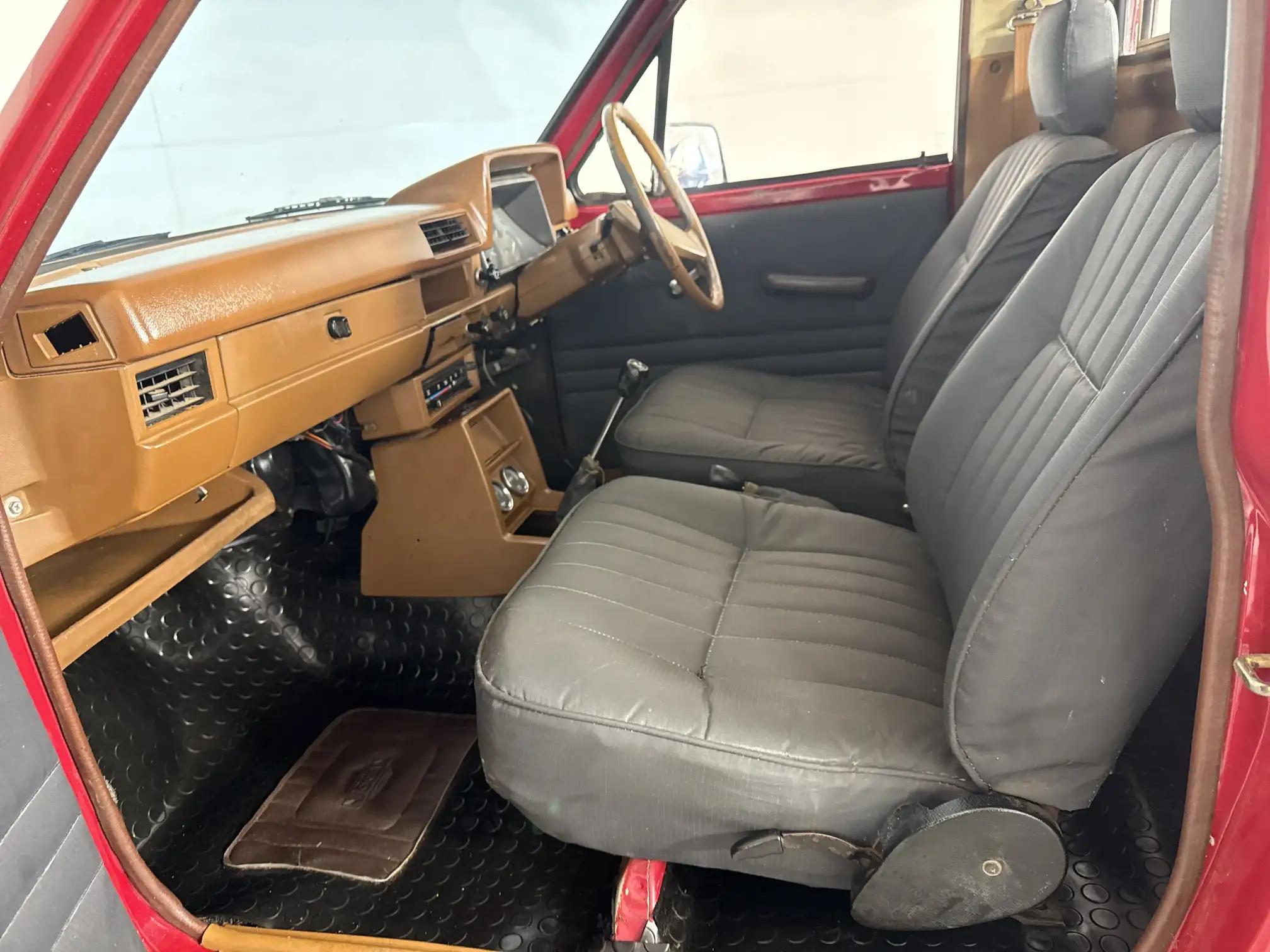 Nissan 720