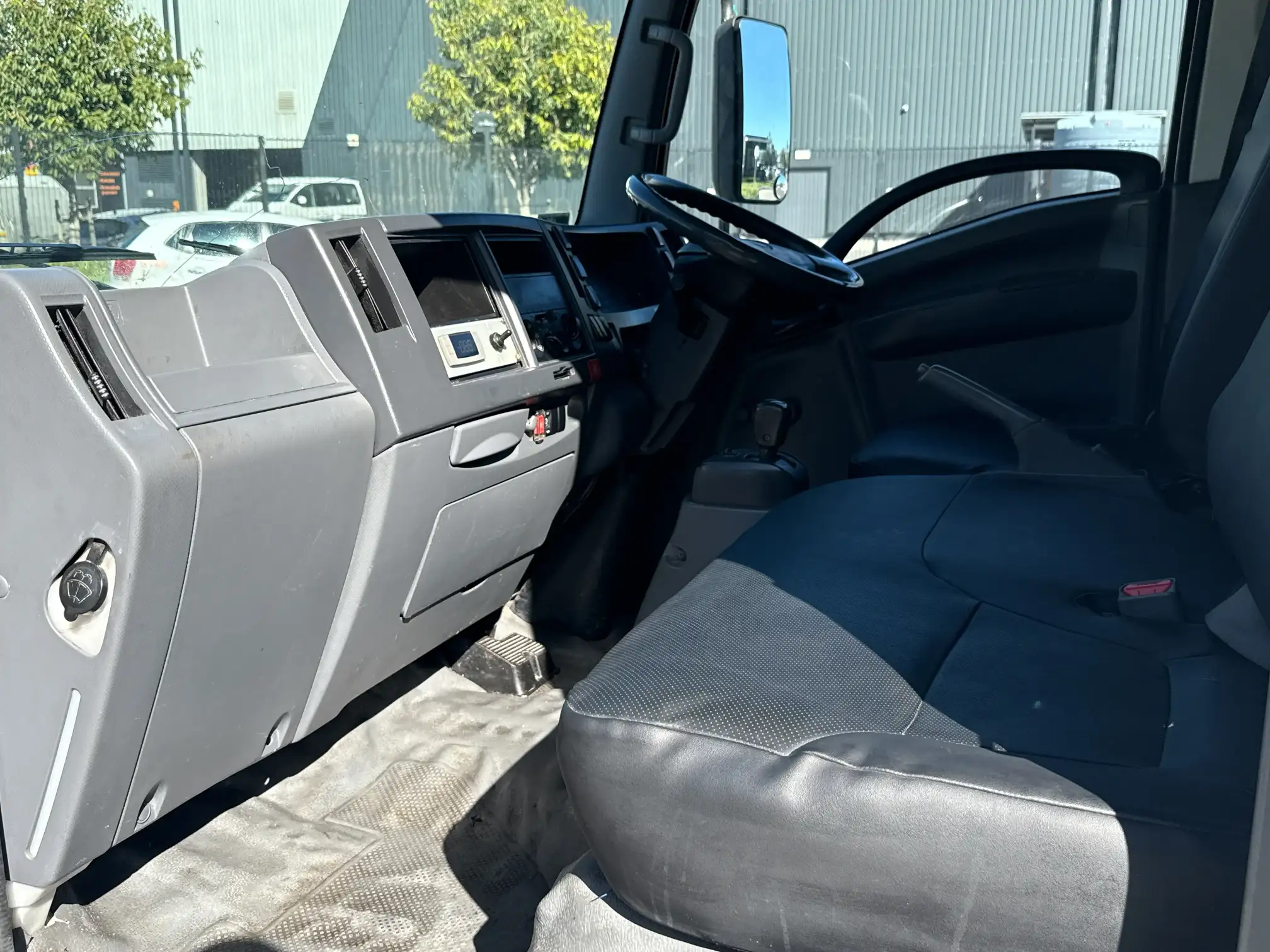 Isuzu NMR