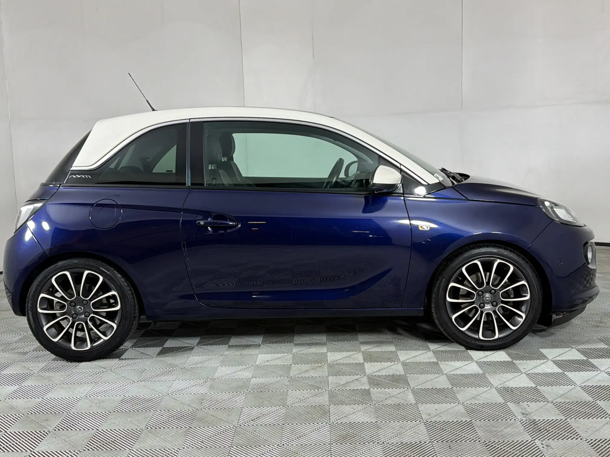 Opel Adam