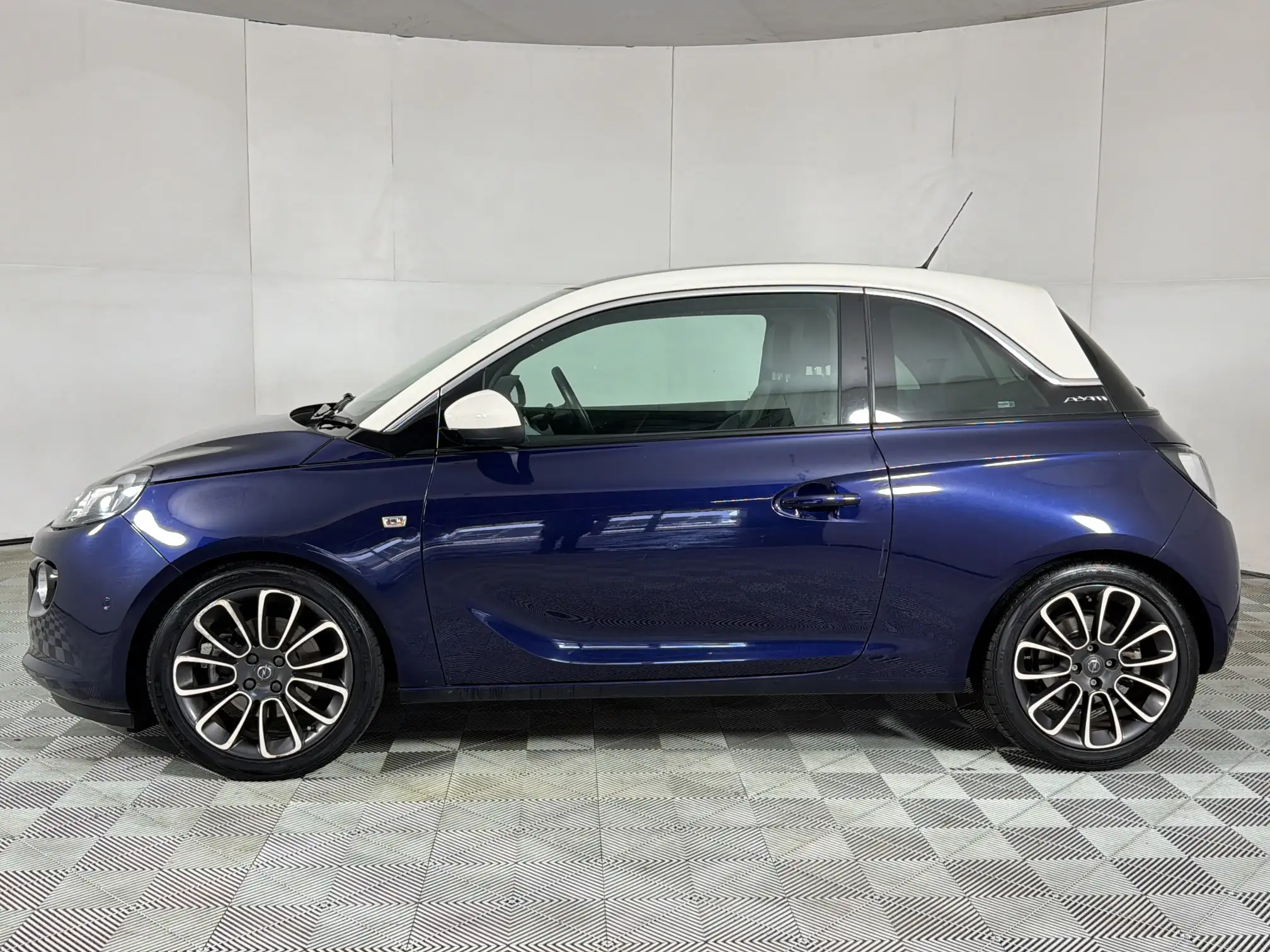 Opel Adam