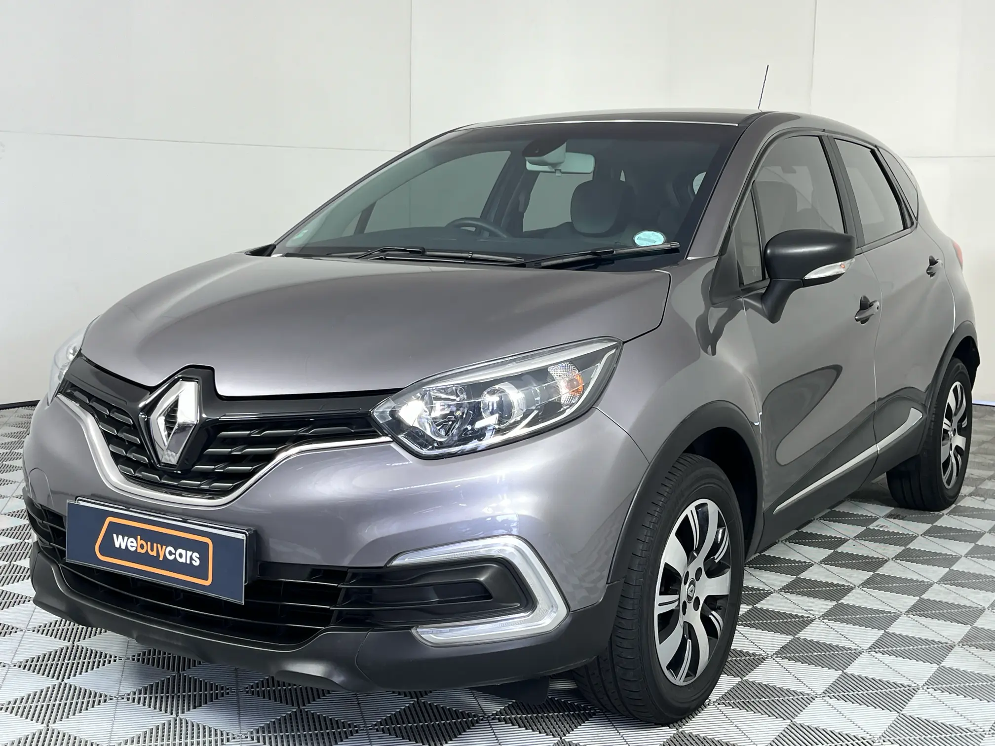 2018 Renault Captur 900t Blaze 5-Door (66 KW)