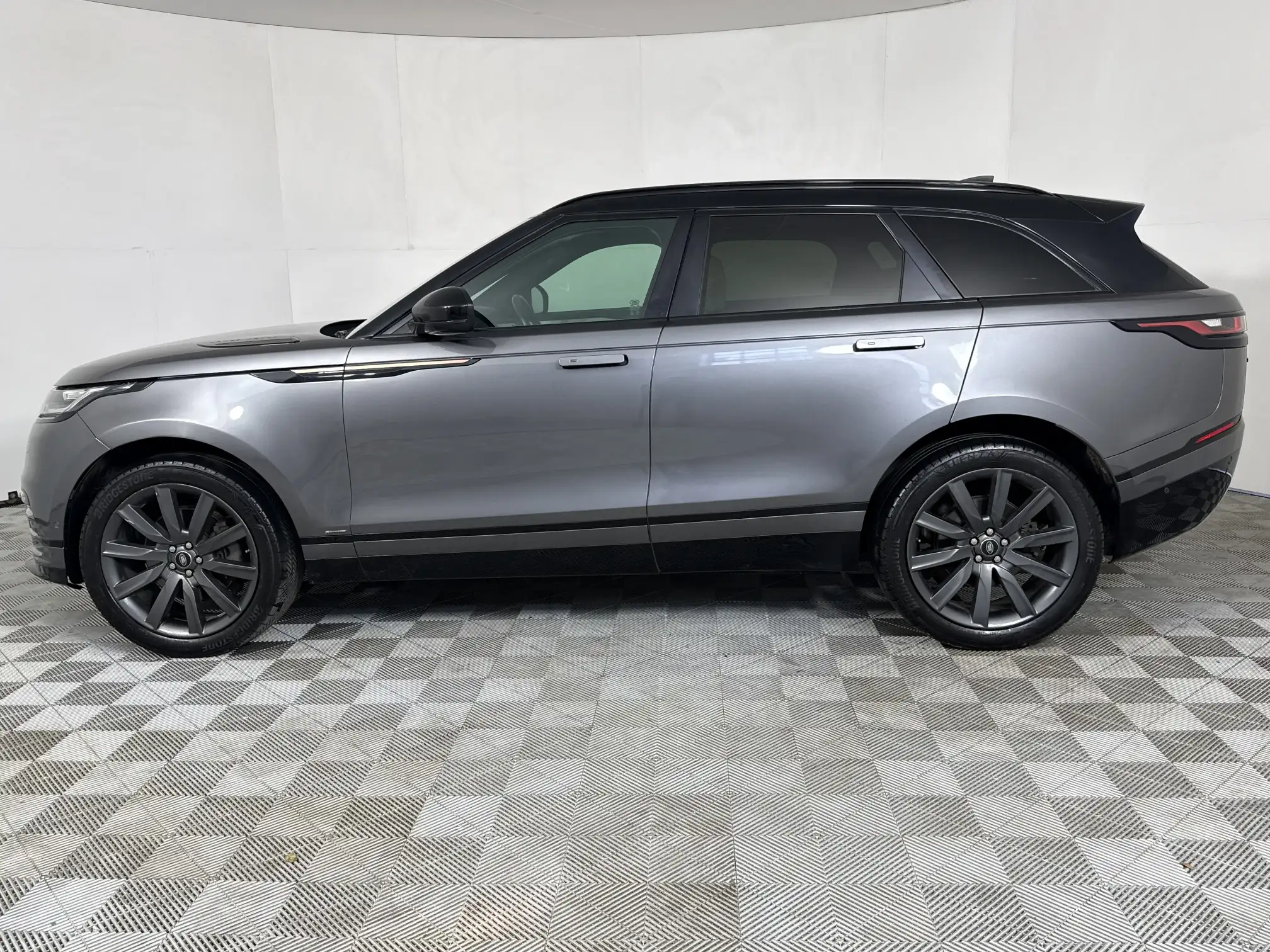 Land Rover Velar