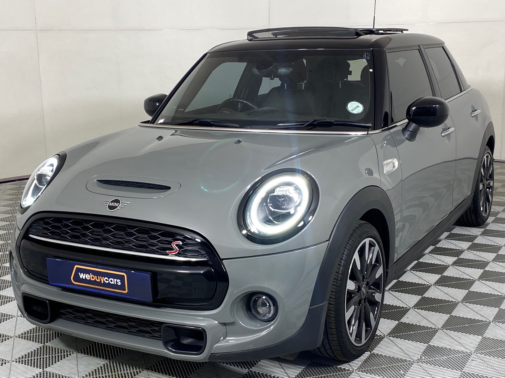 MINI Cooper S Mark V (141 kW) (XU922) Steptronic 5 Doors for sale - R ...