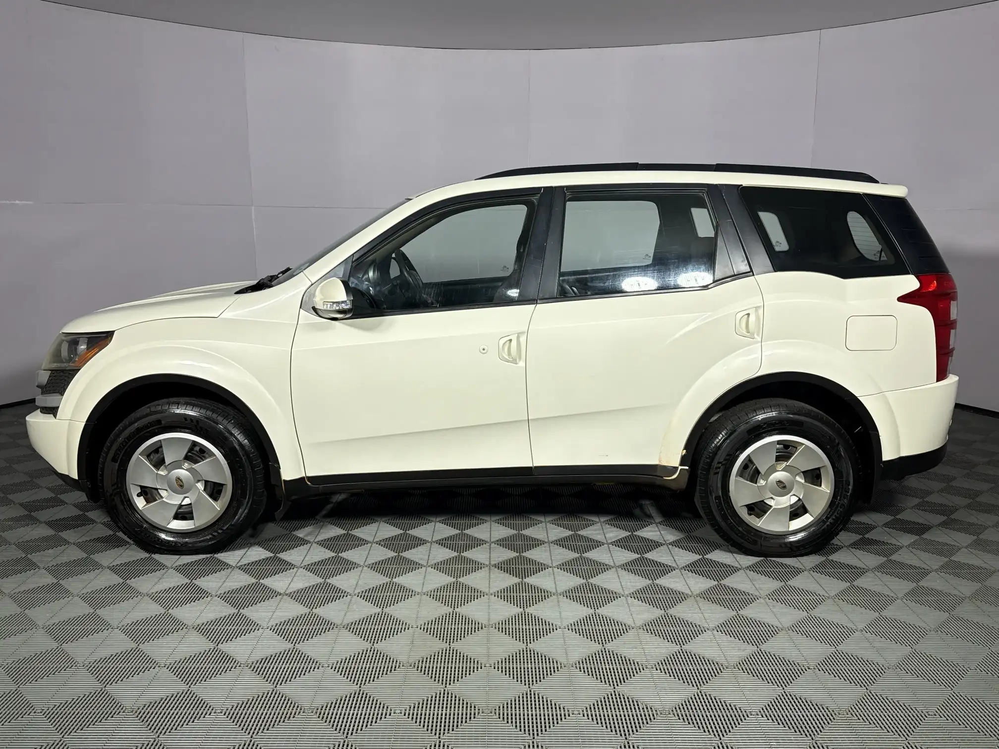 Mahindra XUV