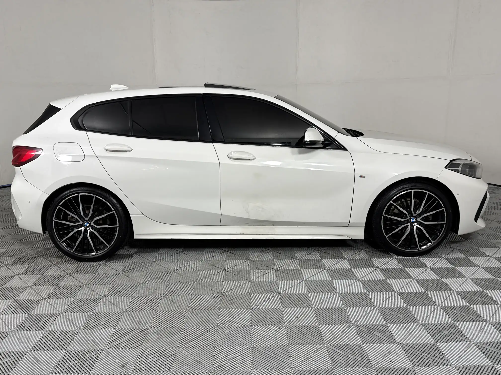 BMW 1 Series (f40)