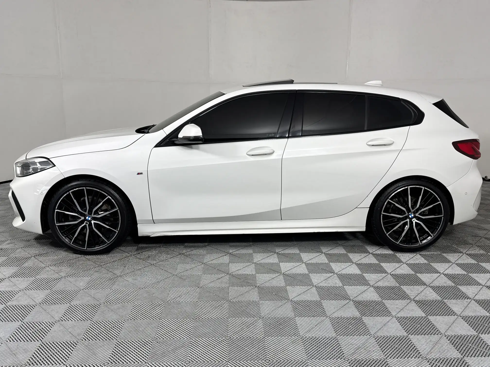 BMW 1 Series (f40)